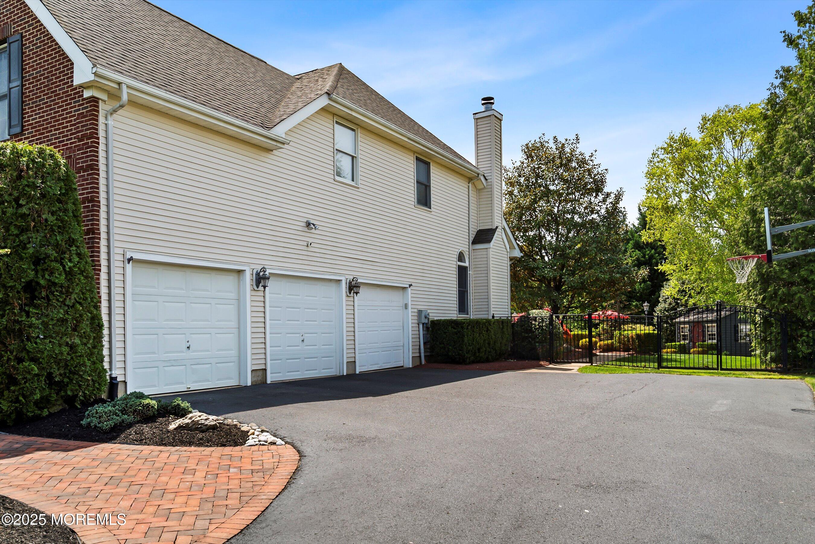 19 Gallant Fox Road