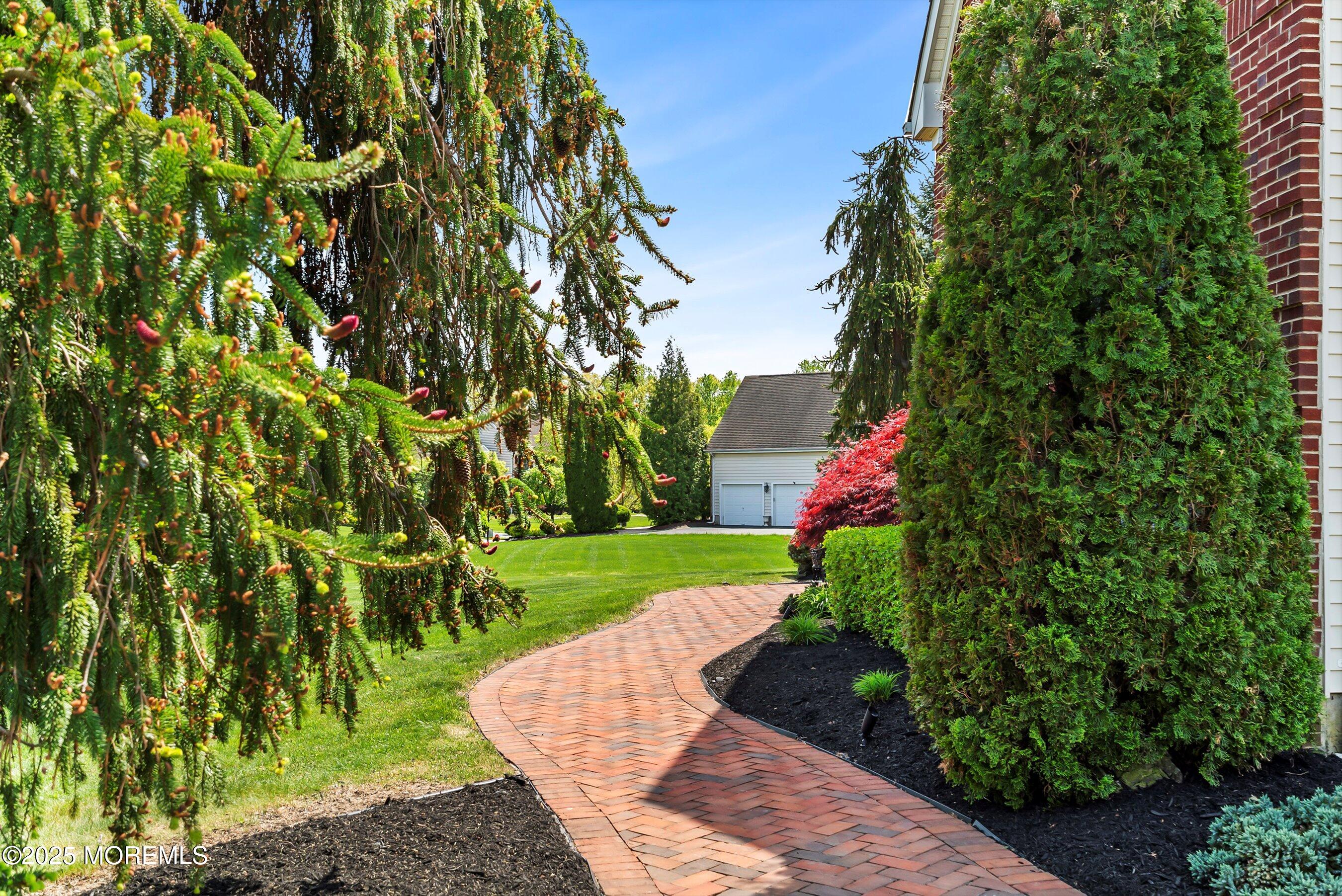 19 Gallant Fox Road