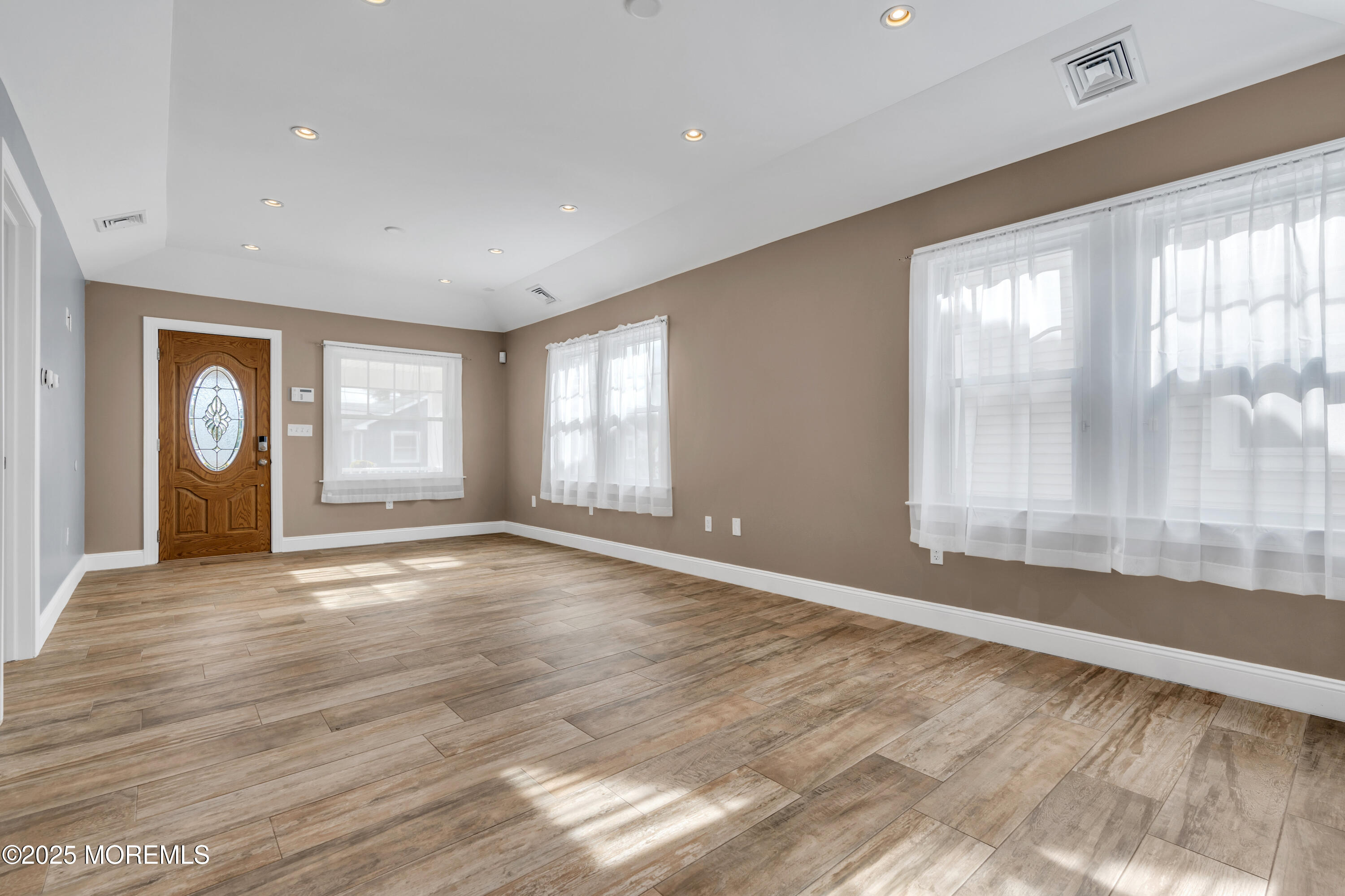 35 Lipman Place