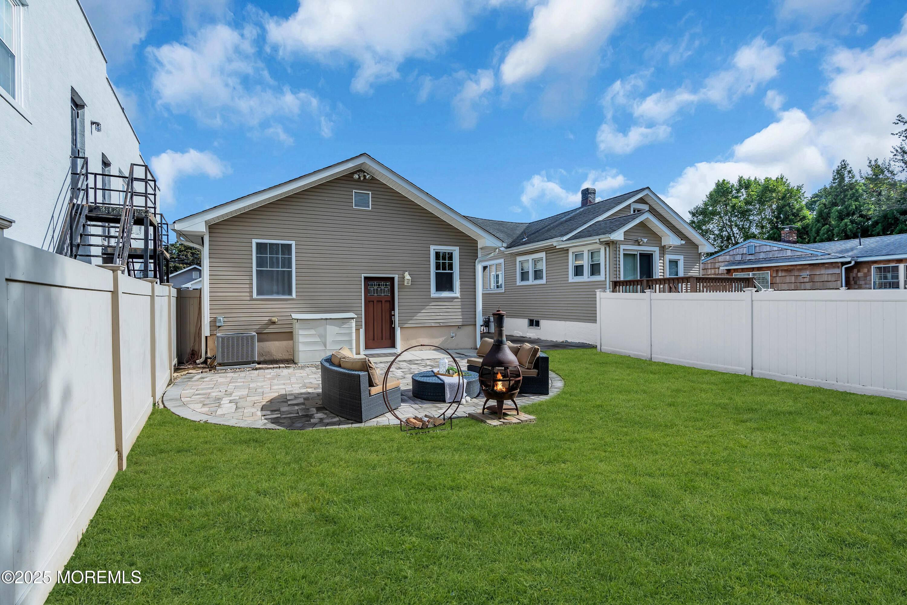 35 Lipman Place