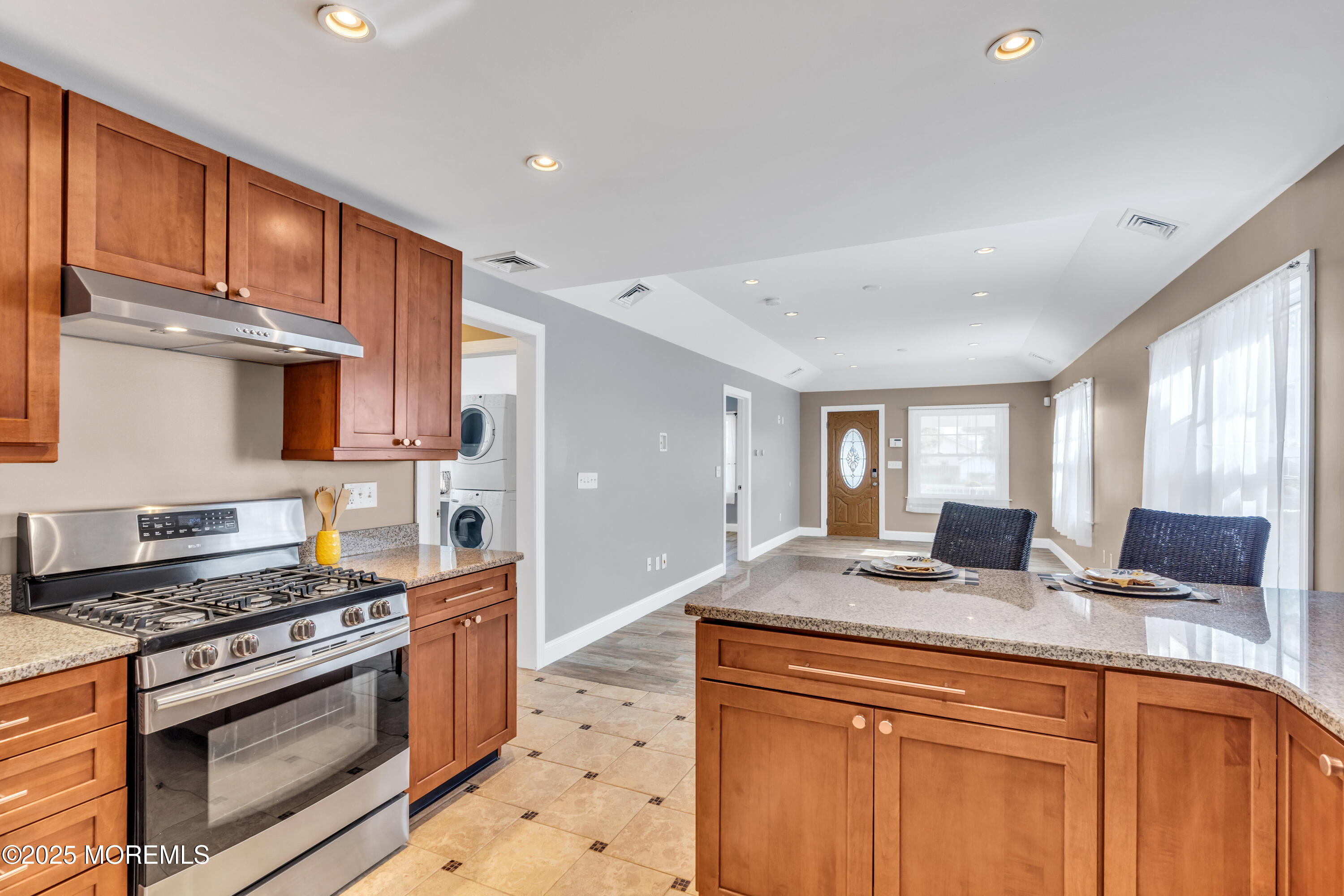 35 Lipman Place