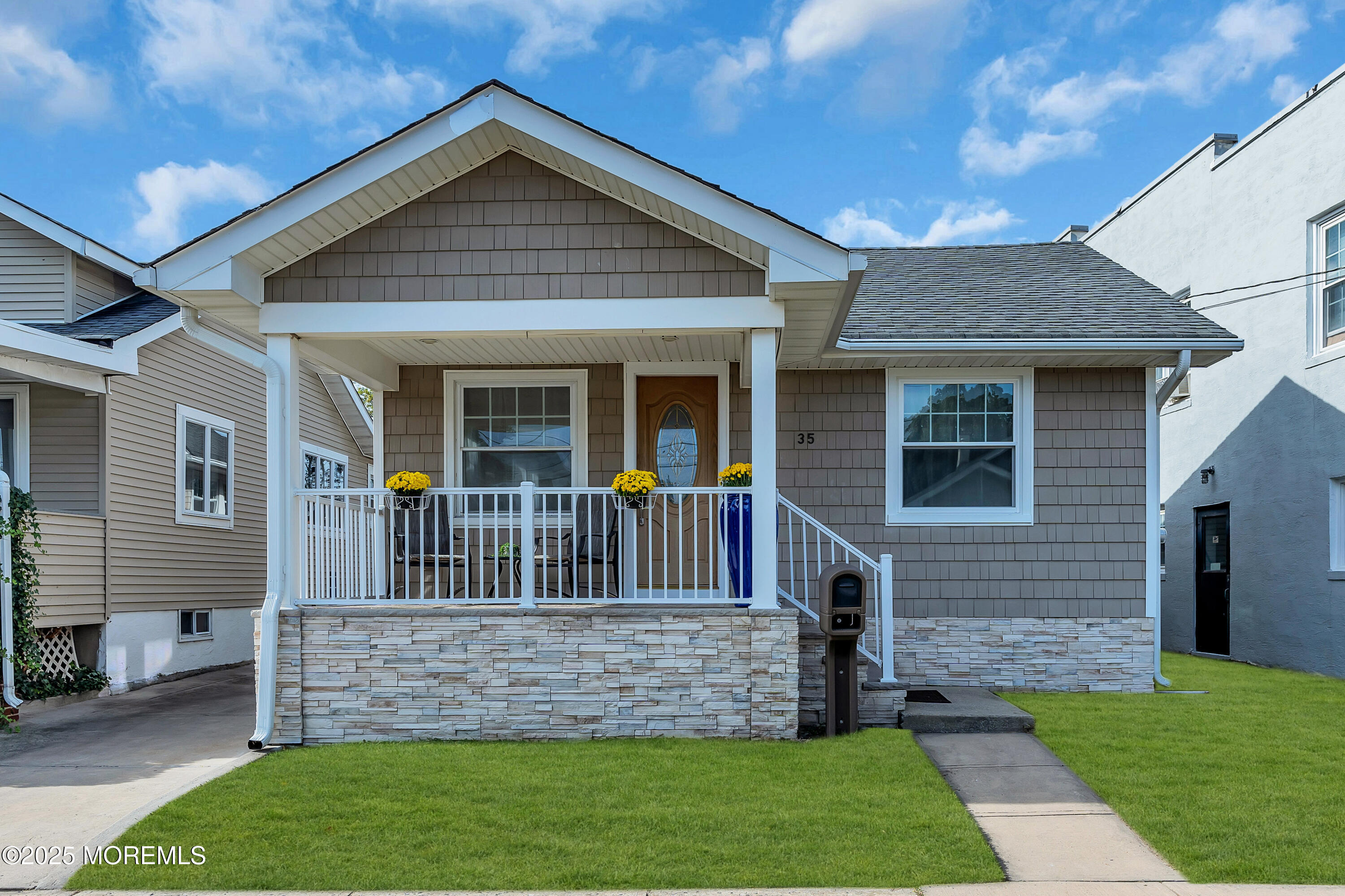 35 Lipman Place