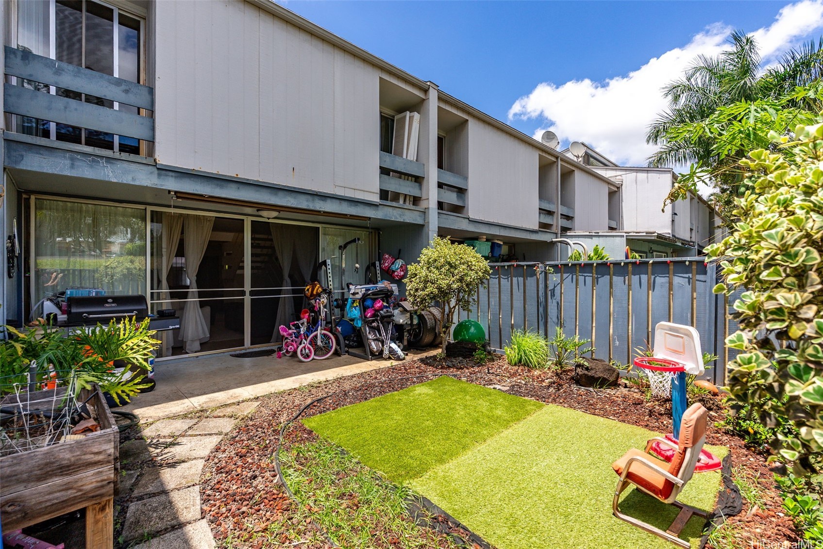 95-322 Kahikinui Court 233