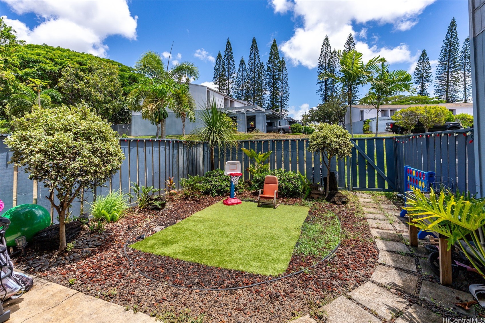 95-322 Kahikinui Court 233