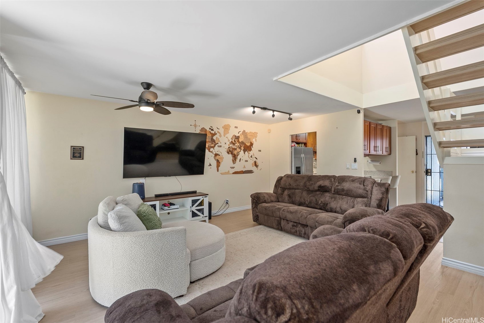 95-322 Kahikinui Court 233