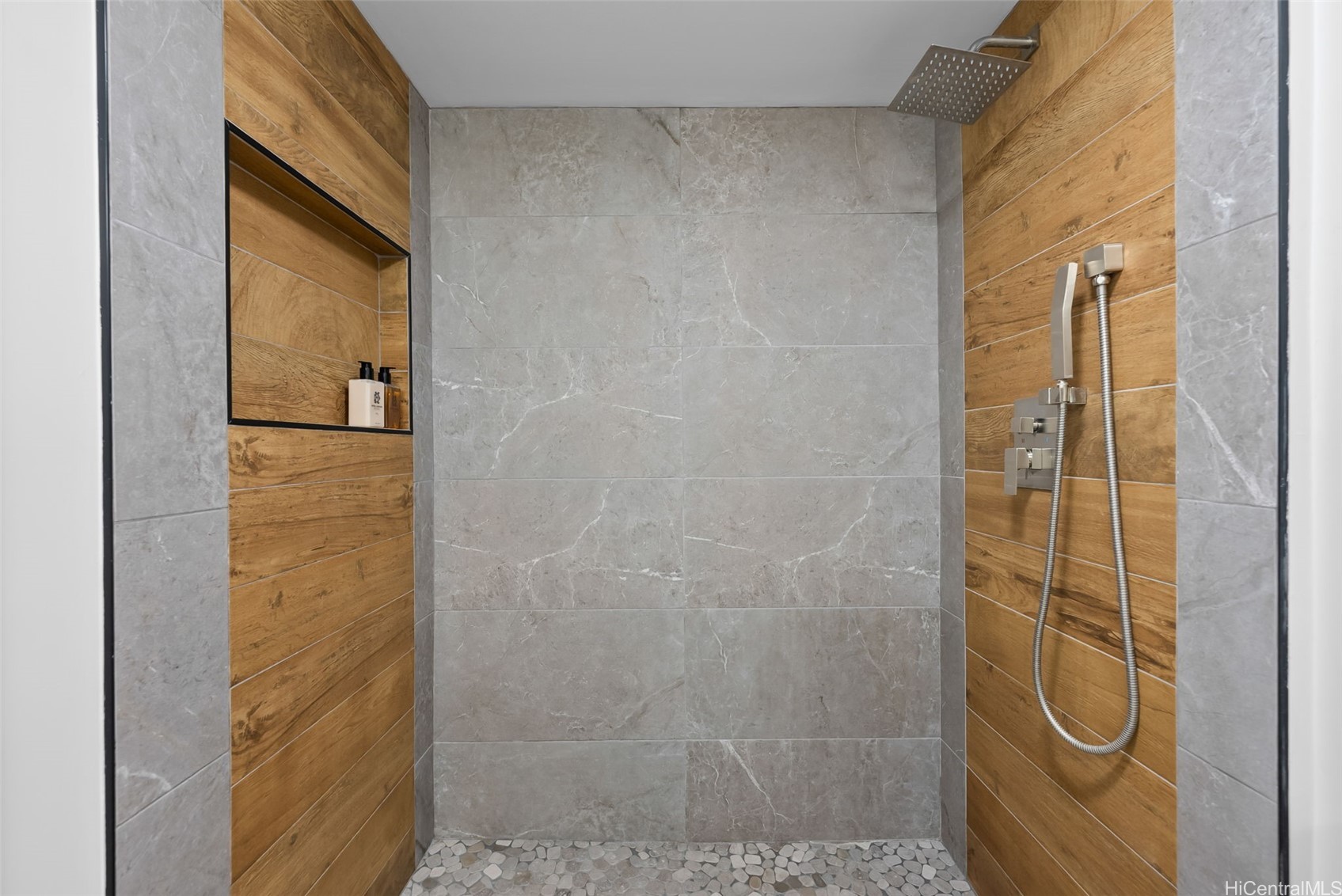 521 Hahaione Street 2-6H