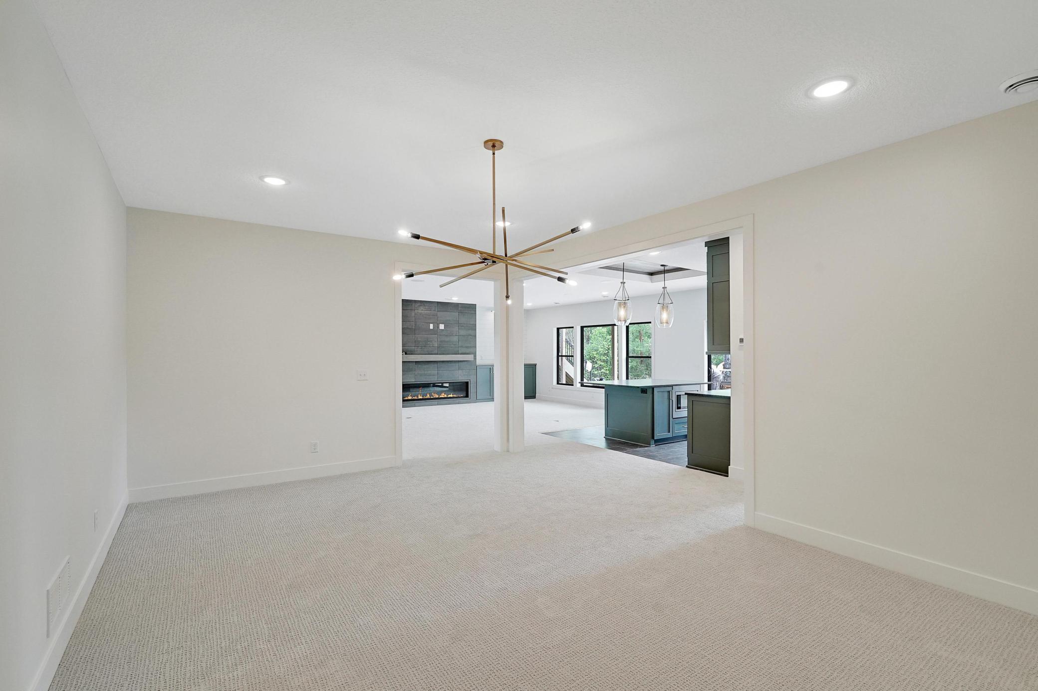 6699 Bridle Path