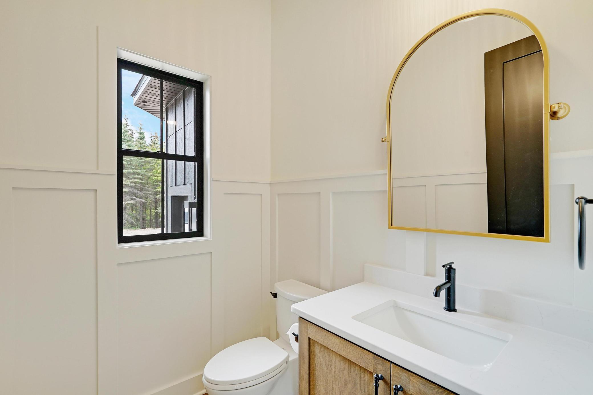 6699 Bridle Path