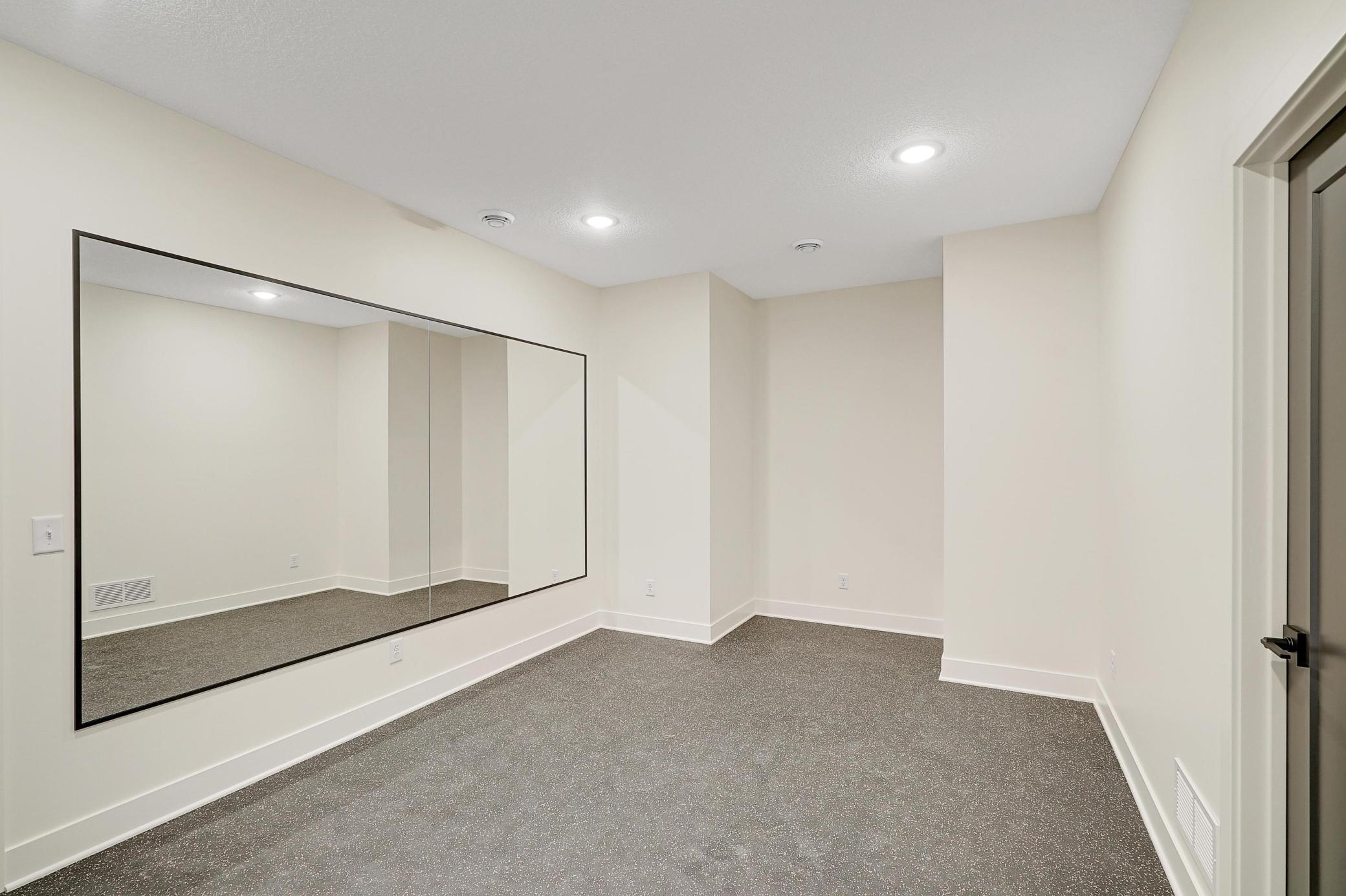 6699 Bridle Path