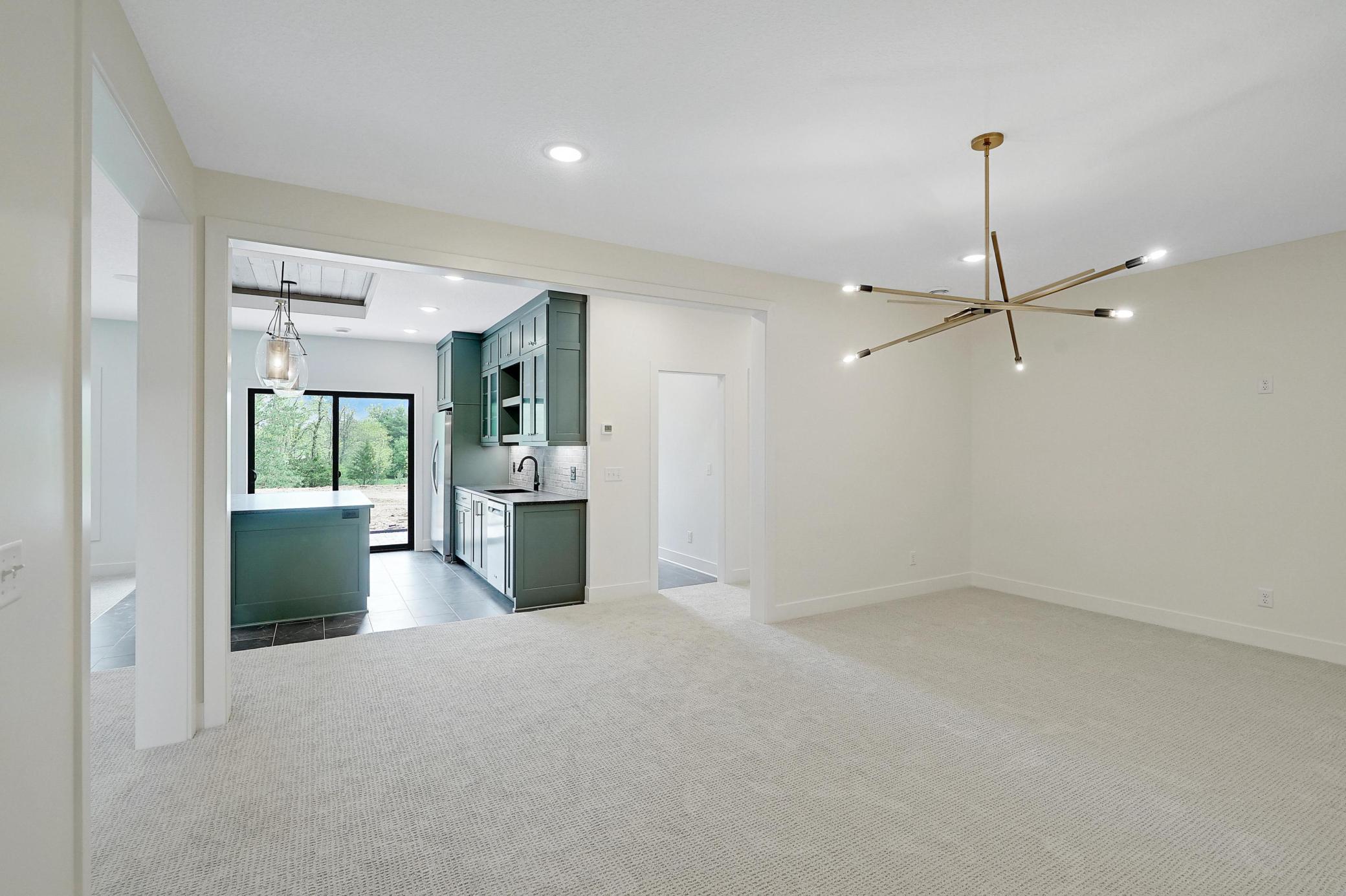 6699 Bridle Path