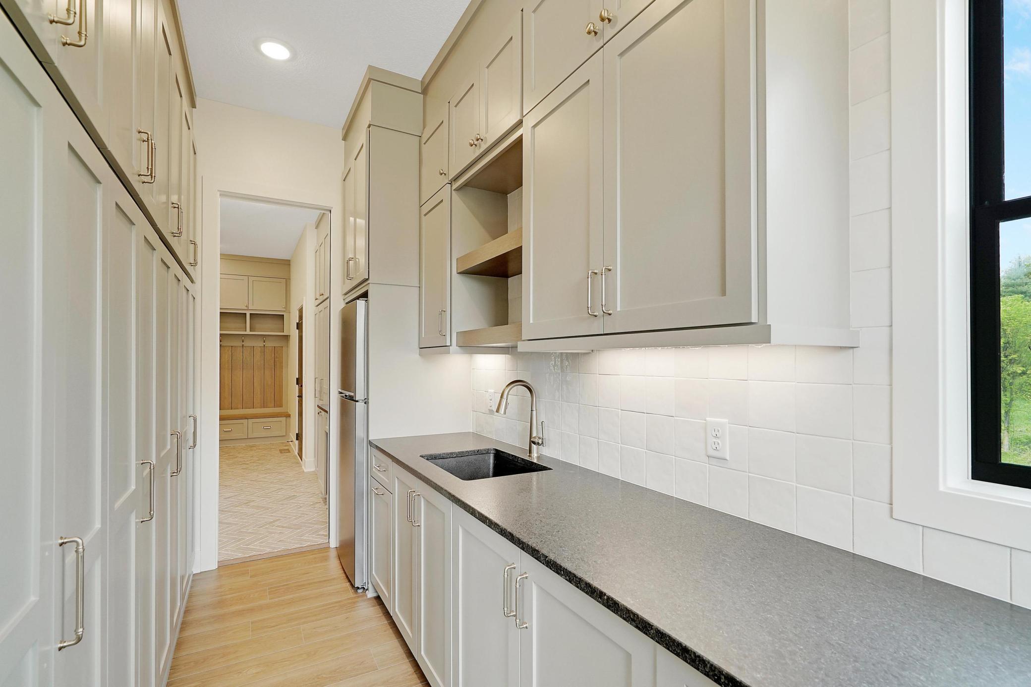 6699 Bridle Path