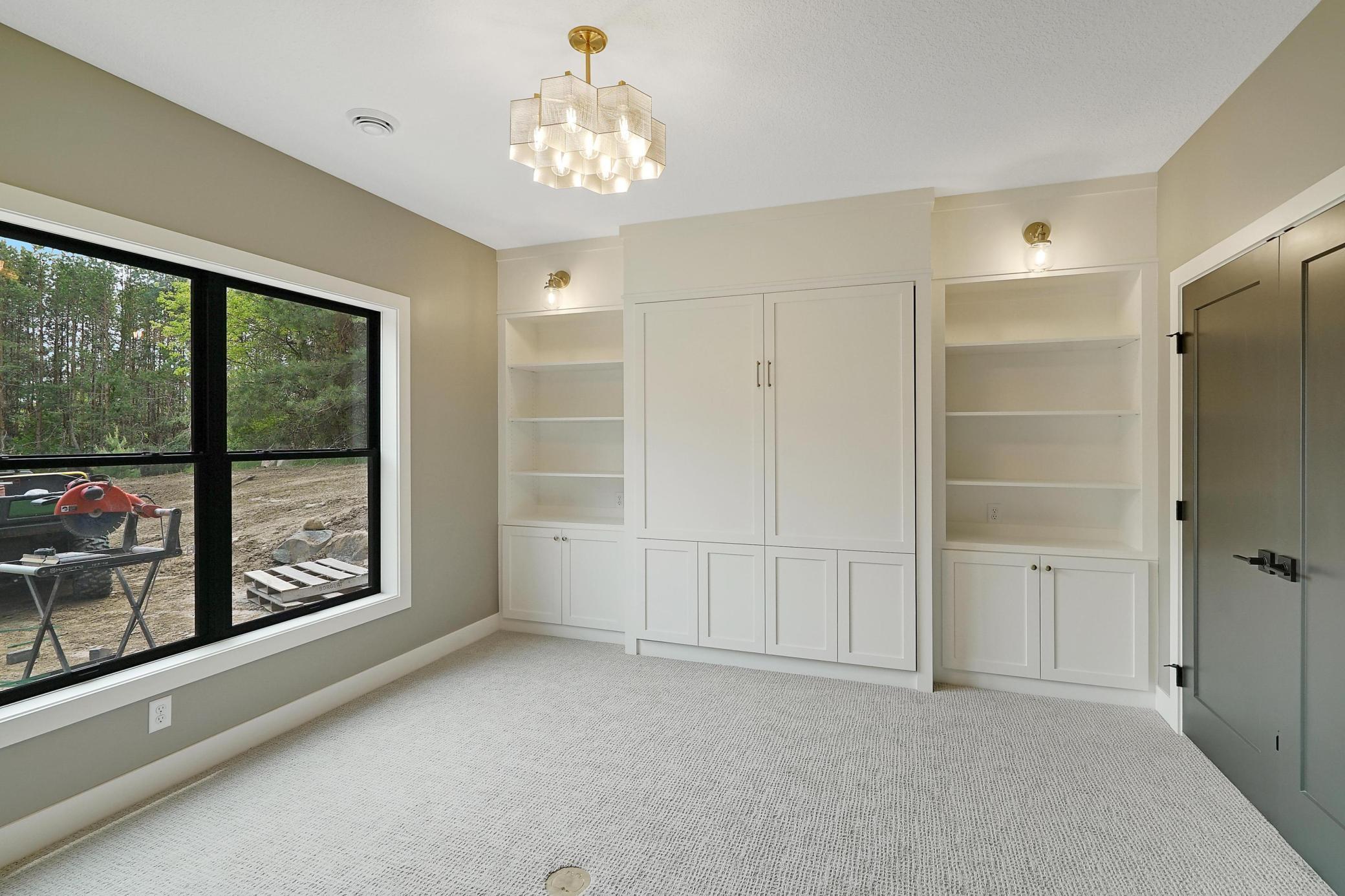 6699 Bridle Path