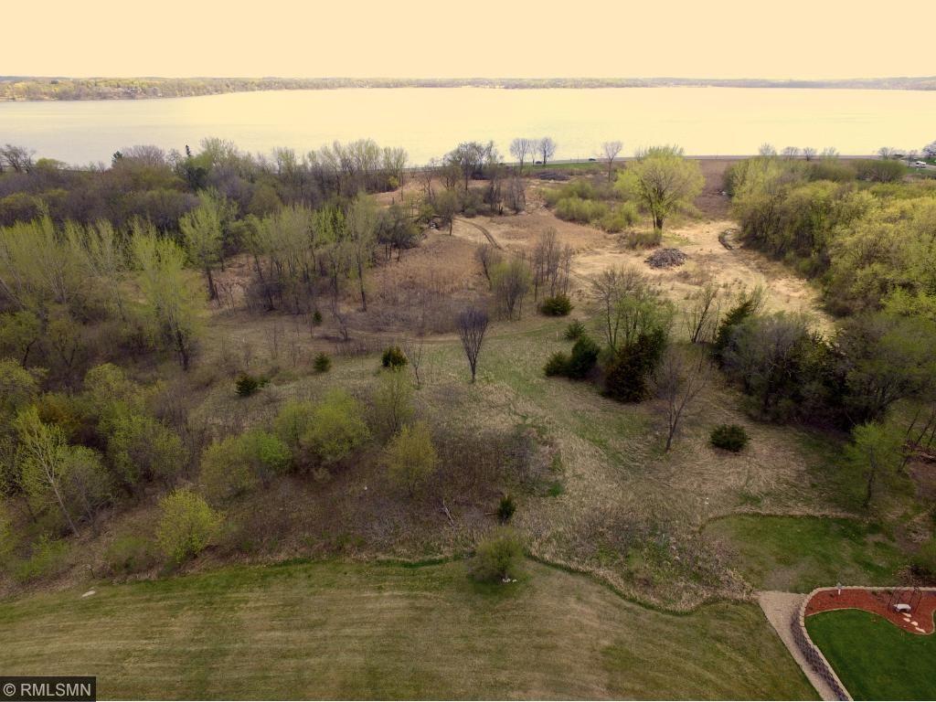 609 Lake Boulevard