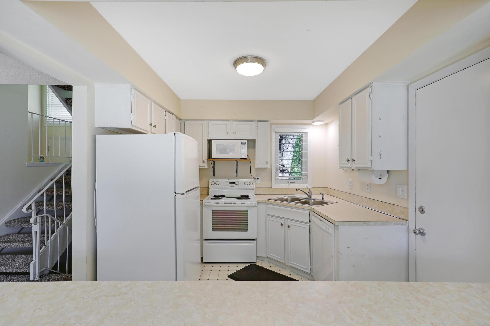 3776 Golden Hills Terrace