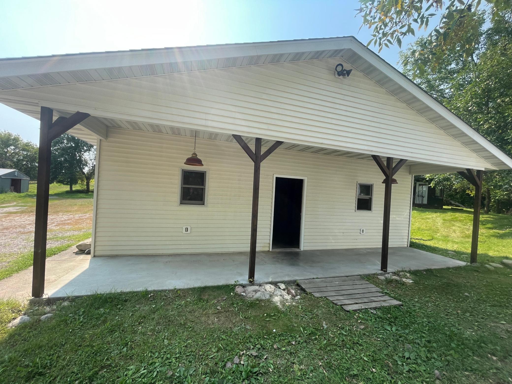 1079 County Road 39 NW