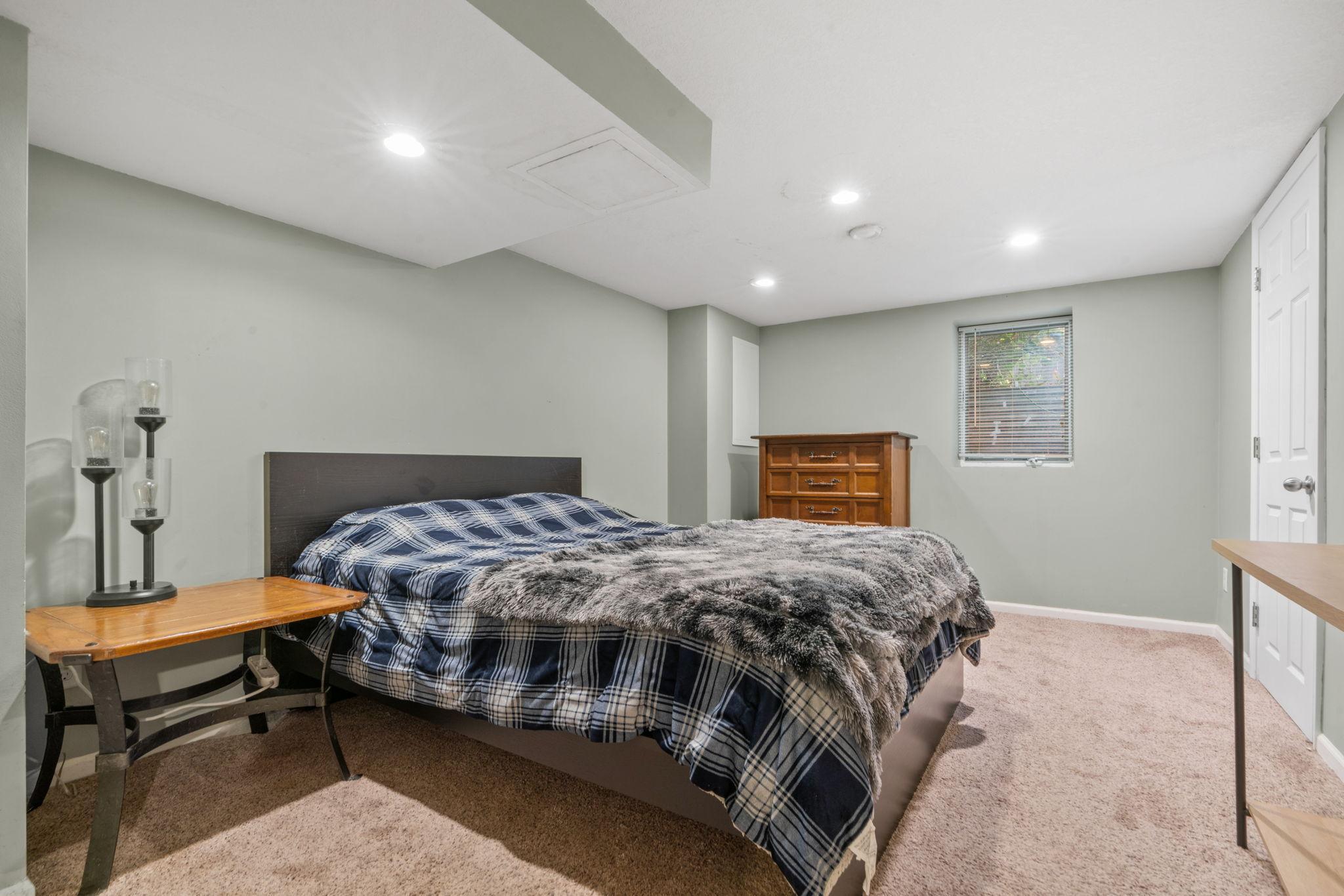 6106 Emerson Avenue N