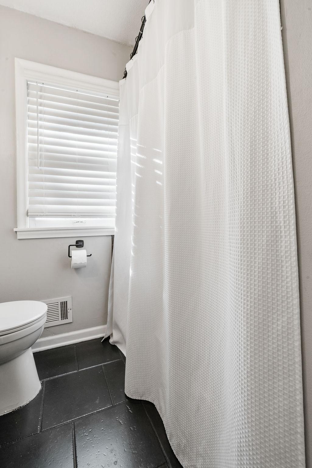 6106 Emerson Avenue N