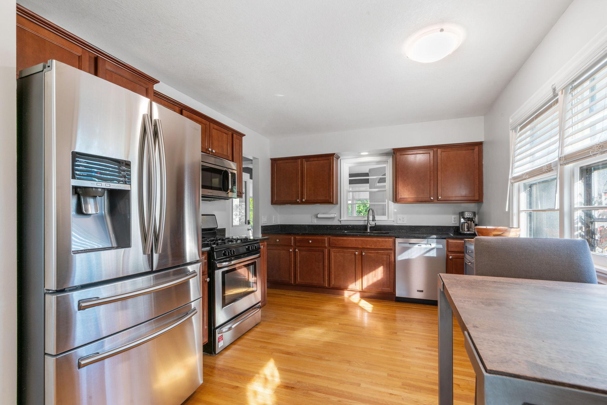 6106 Emerson Avenue N