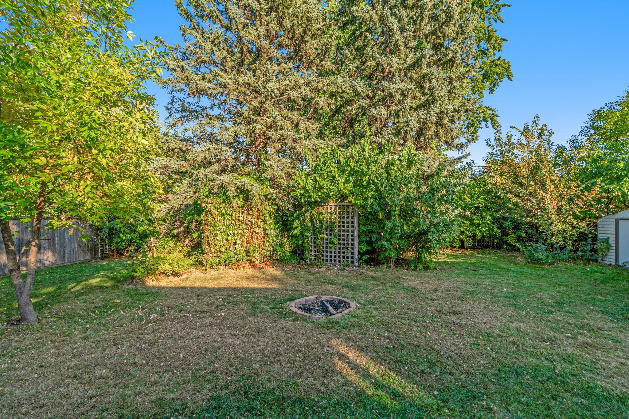 6106 Emerson Avenue N