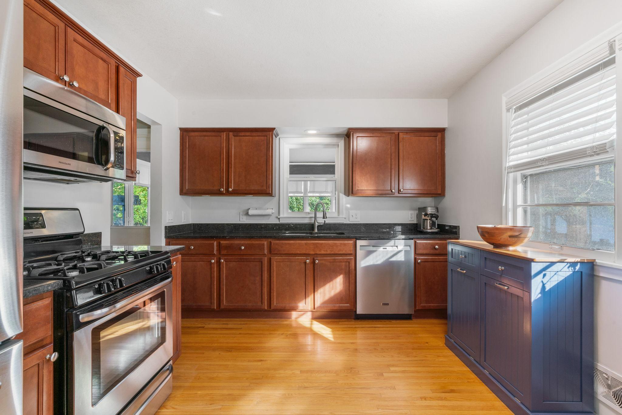 6106 Emerson Avenue N