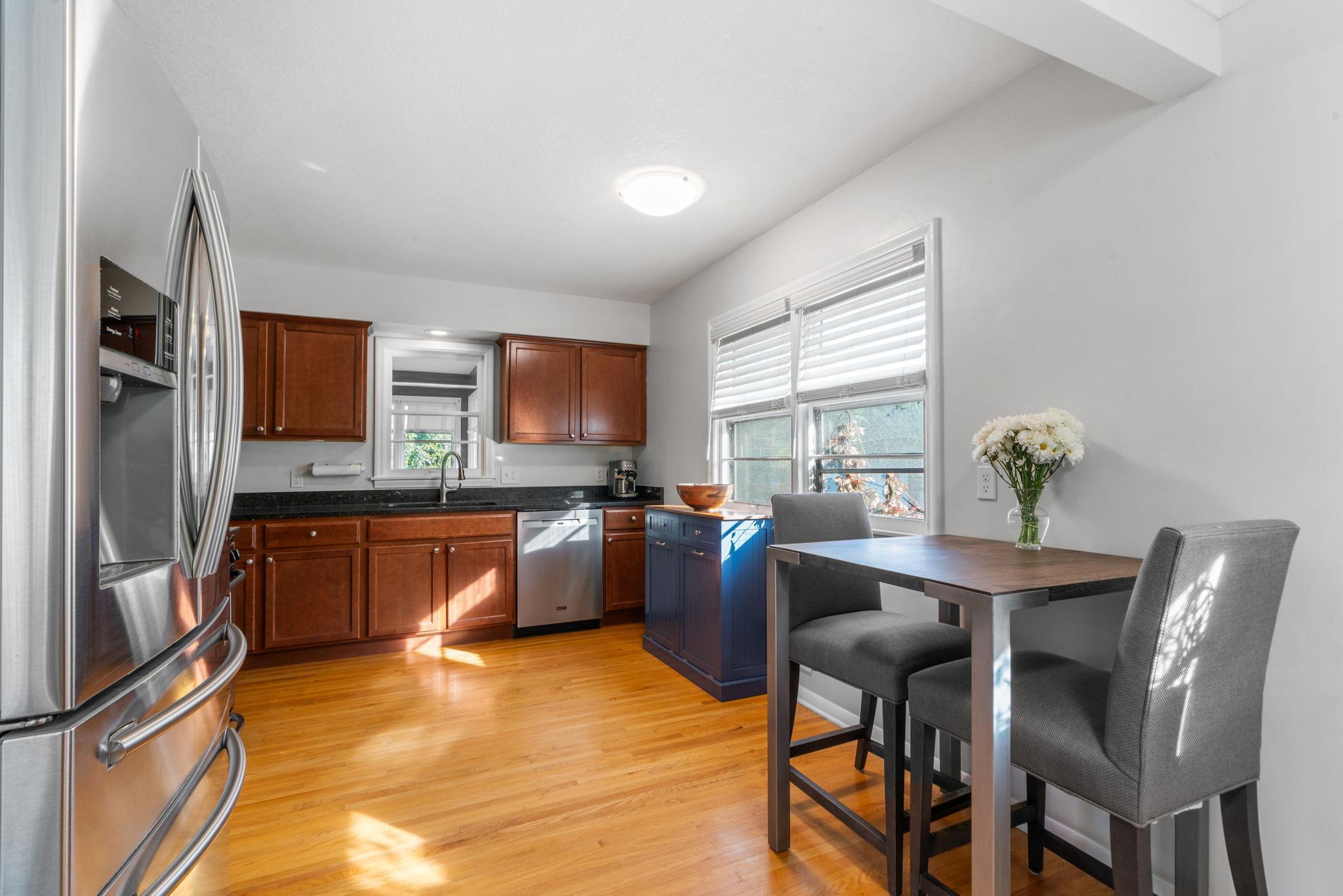 6106 Emerson Avenue N