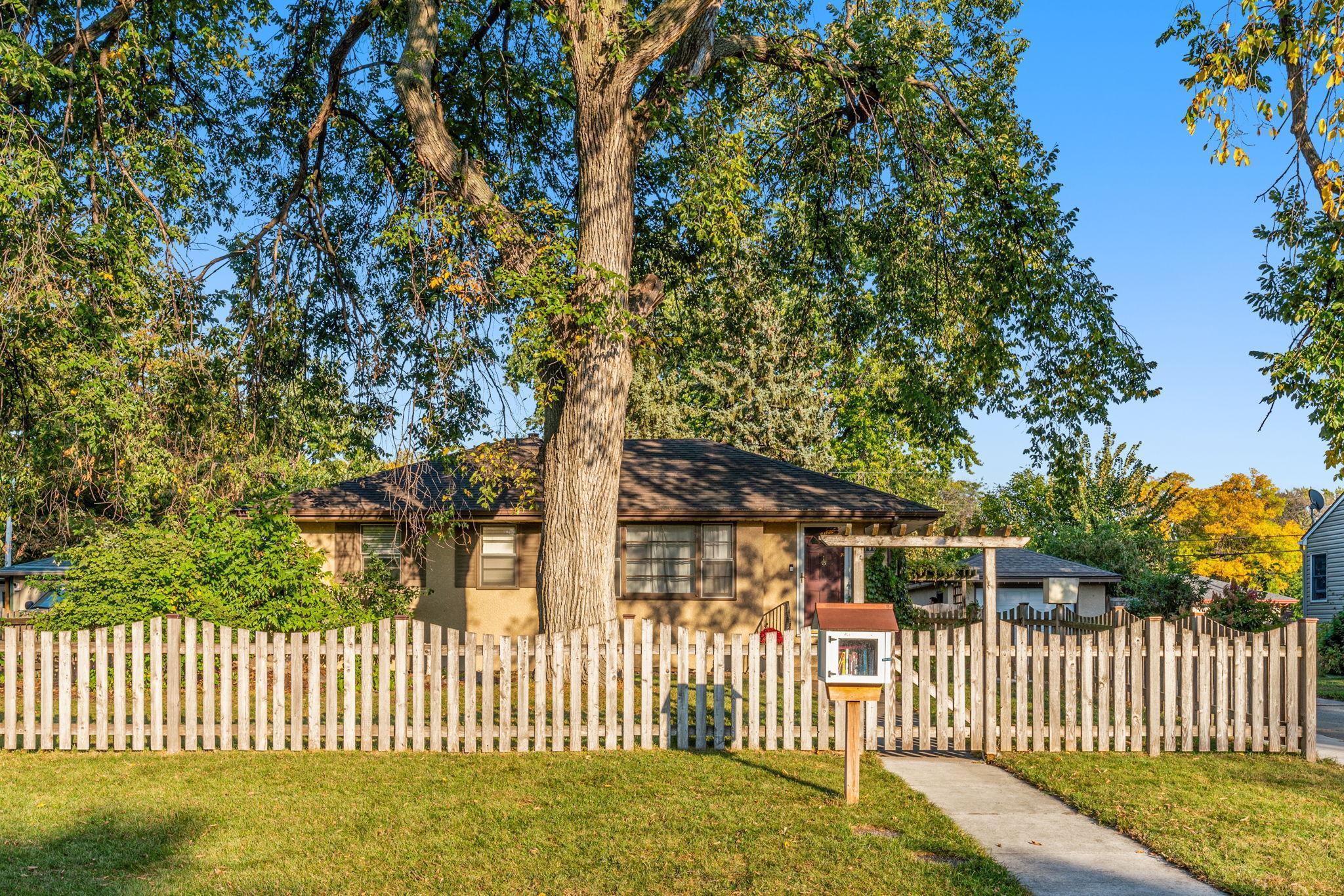 6106 Emerson Avenue N