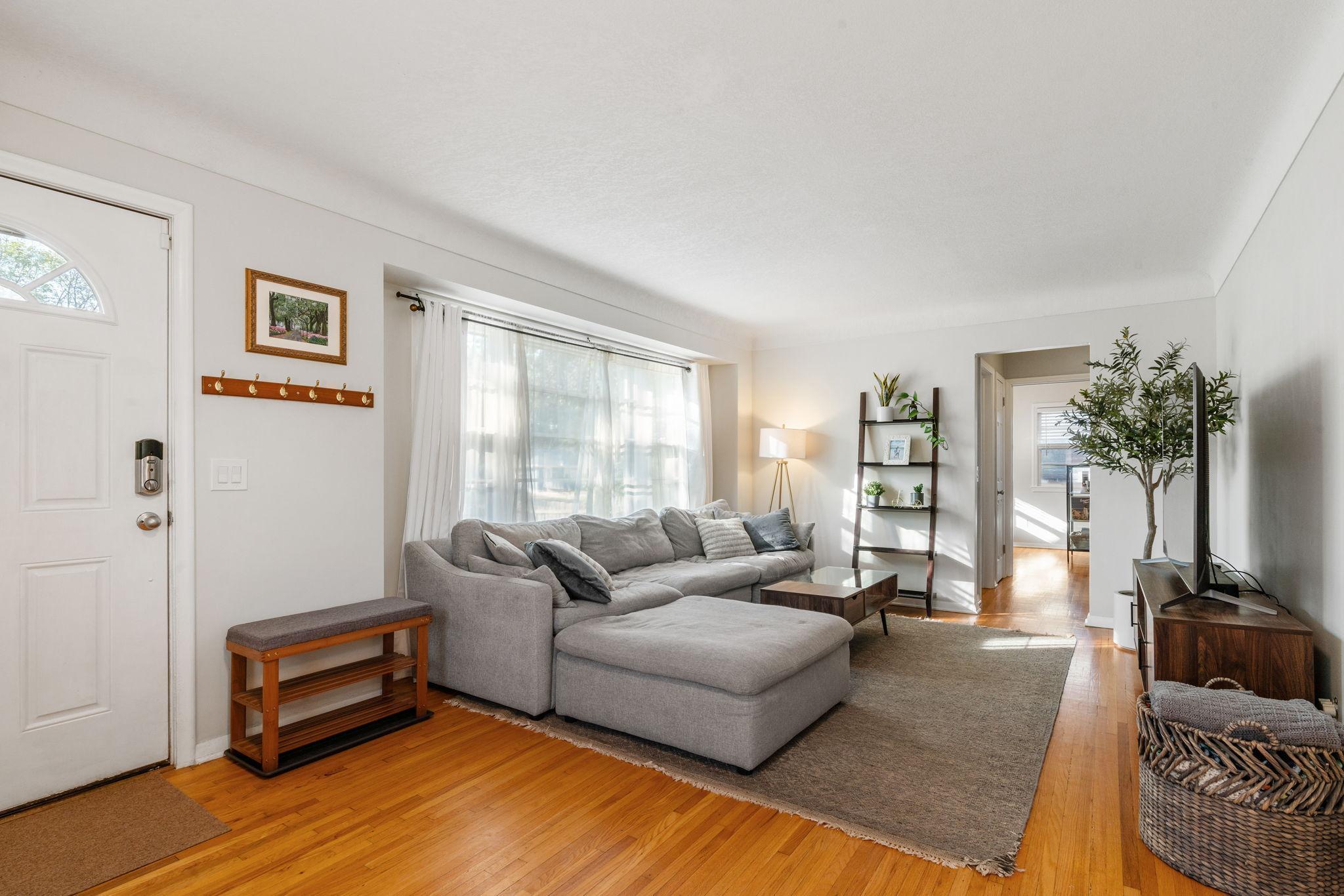 6106 Emerson Avenue N