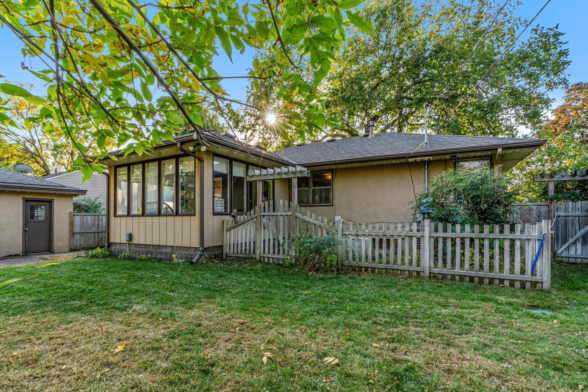 6106 Emerson Avenue N