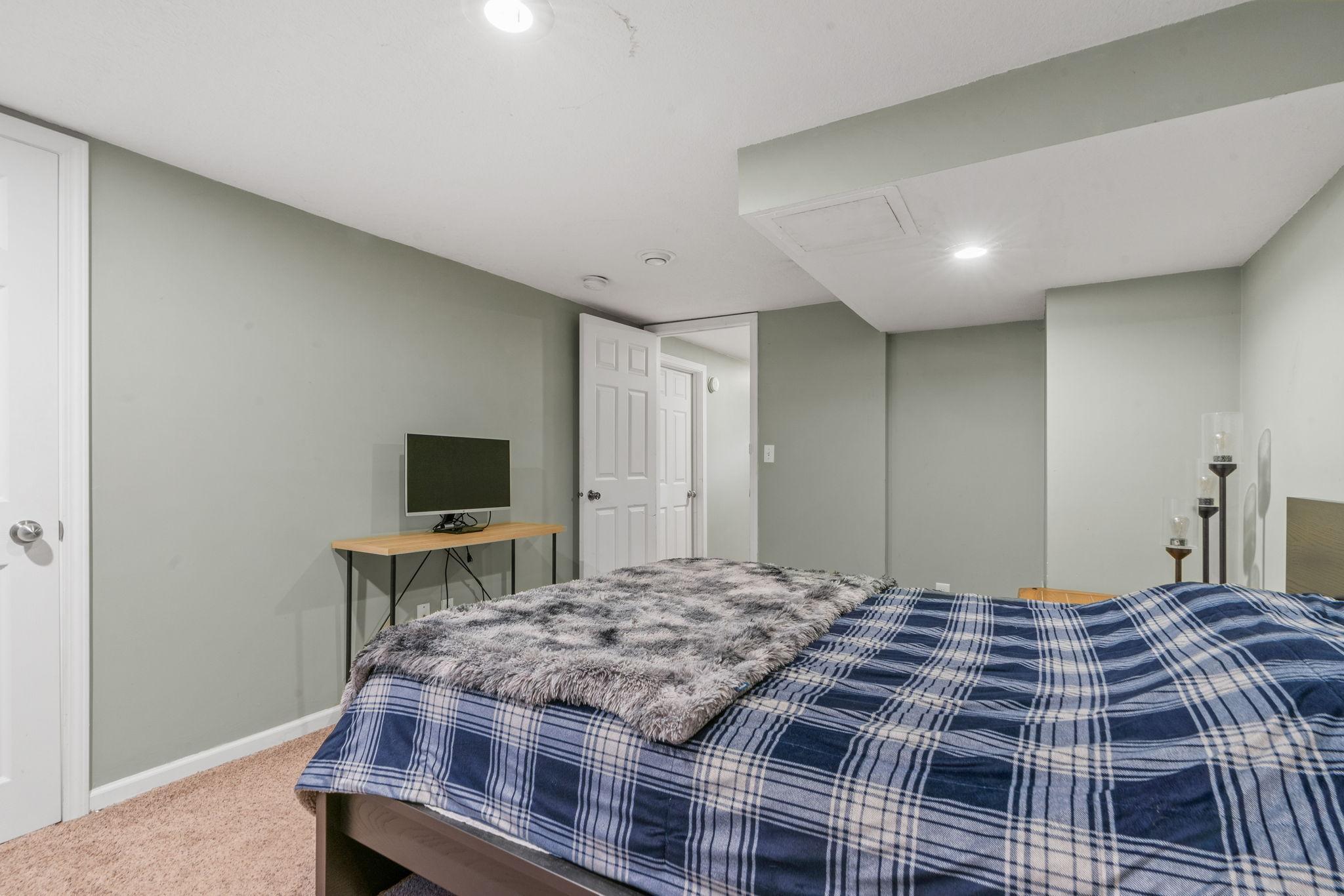 6106 Emerson Avenue N