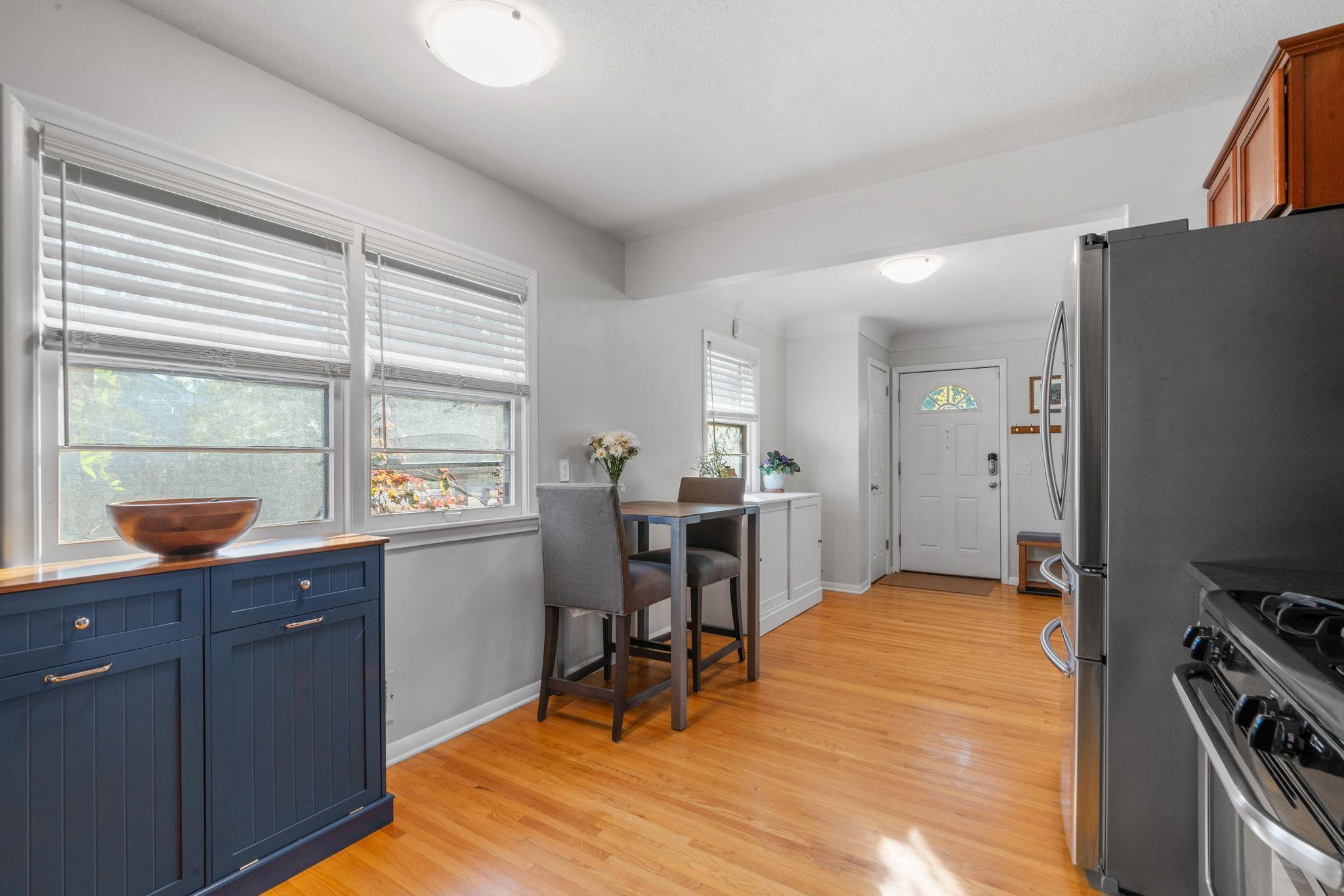 6106 Emerson Avenue N