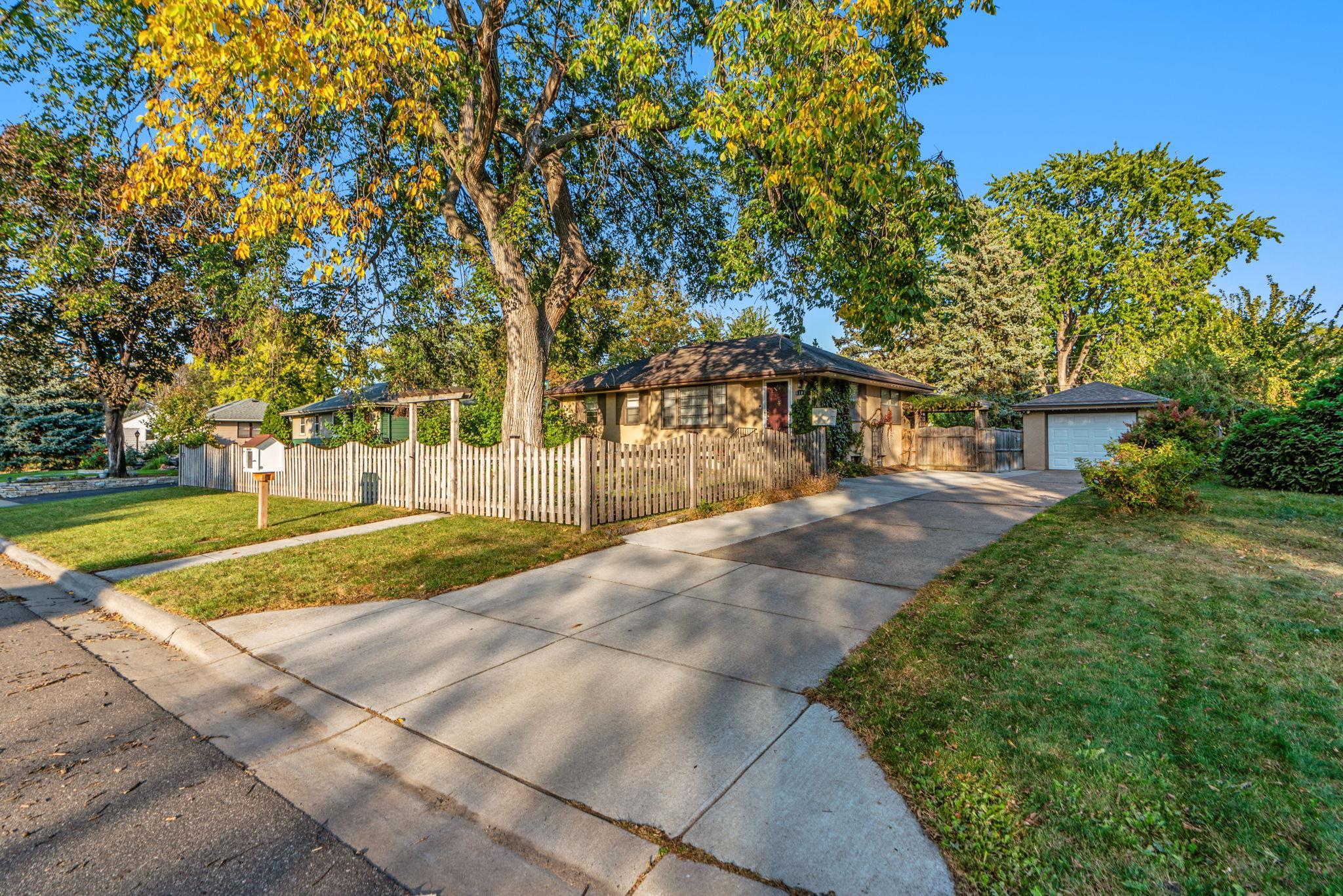 6106 Emerson Avenue N