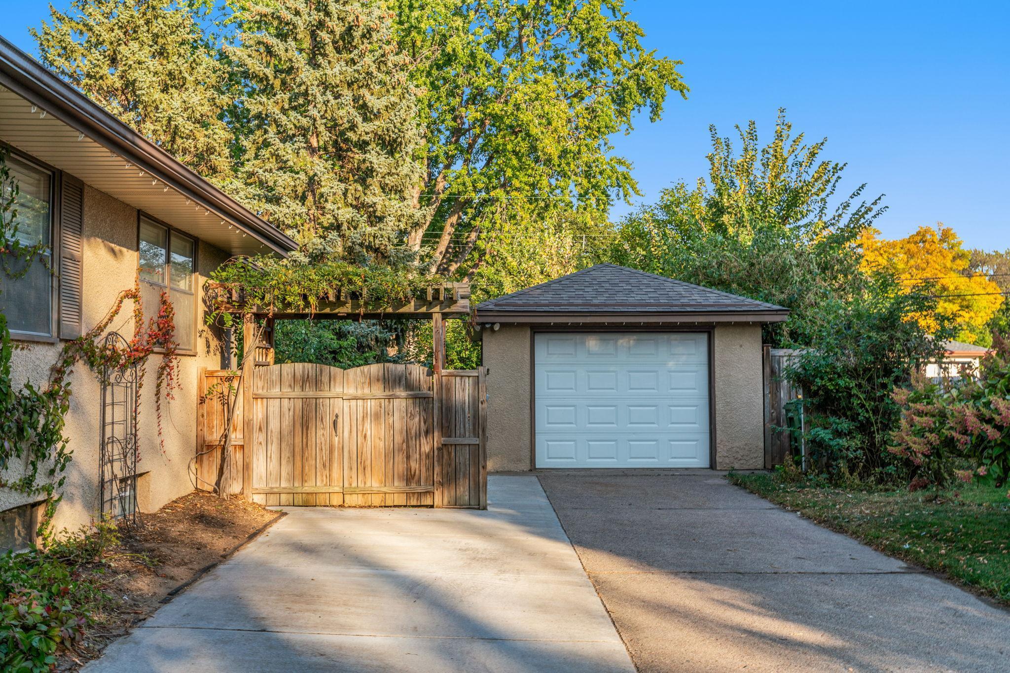 6106 Emerson Avenue N