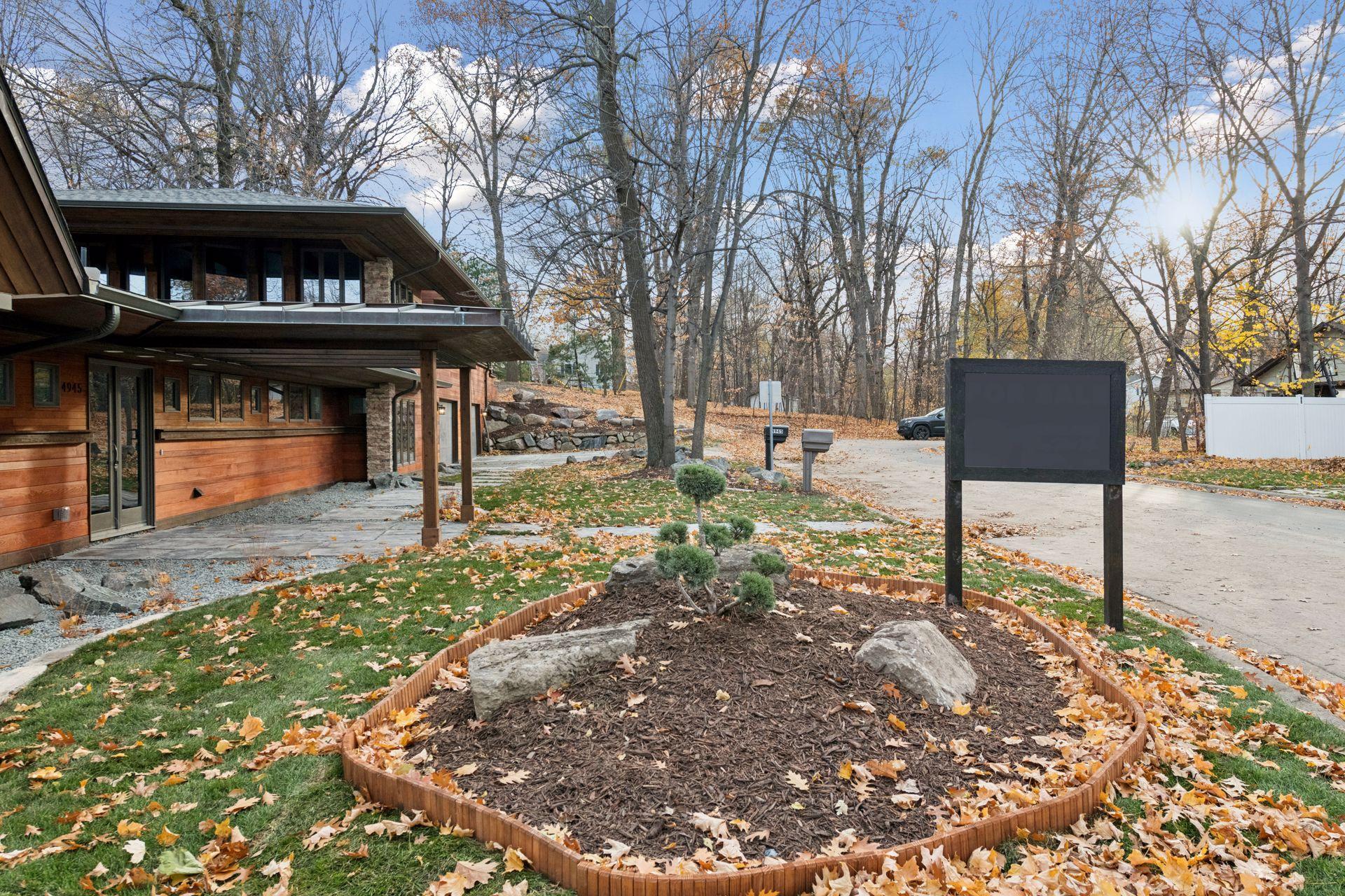 4945 Glen Elyn Road