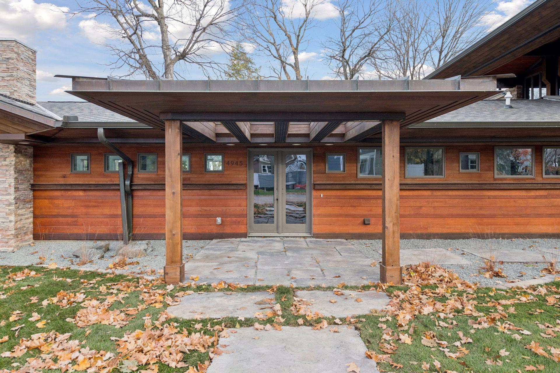 4945 Glen Elyn Road