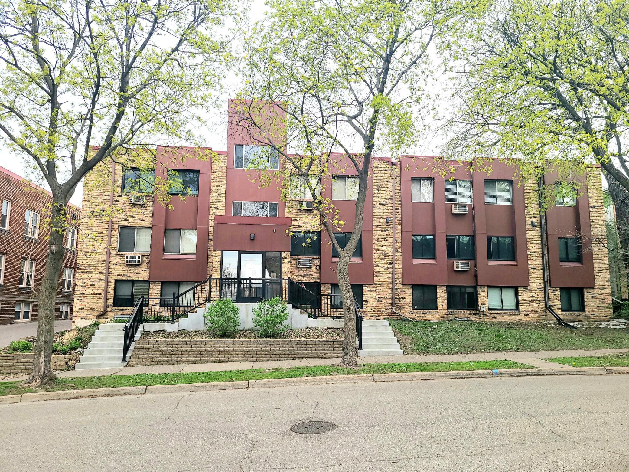 520 Ridgewood Avenue Unit: 106