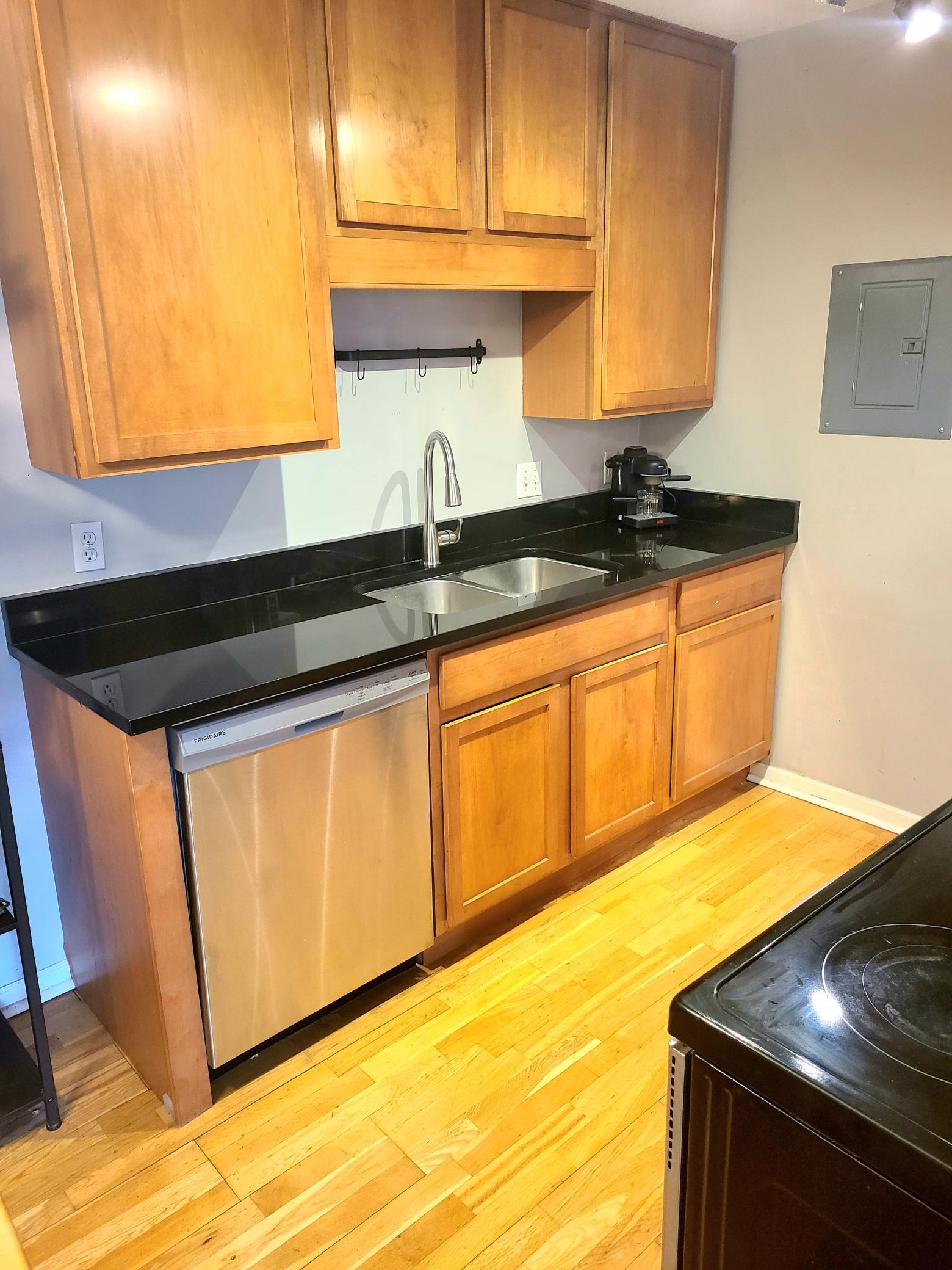 520 Ridgewood Avenue Unit: 106