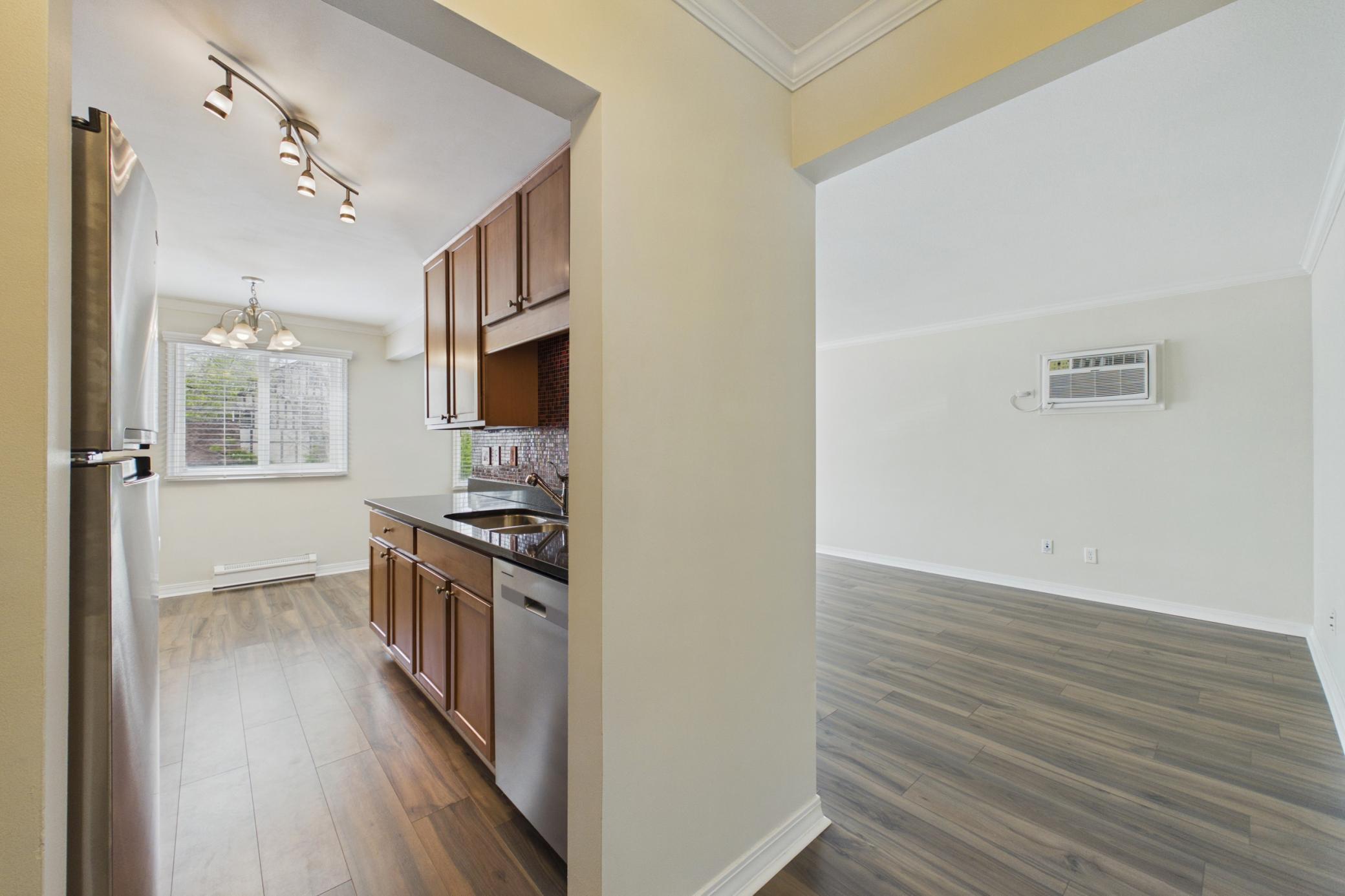 2706 Humboldt Avenue S Unit: 203