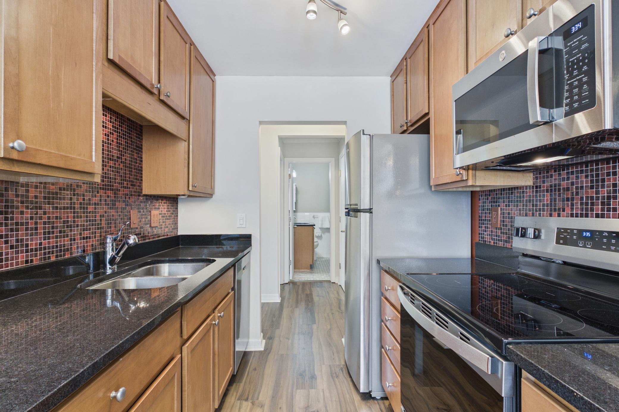 2706 Humboldt Avenue S Unit: 203
