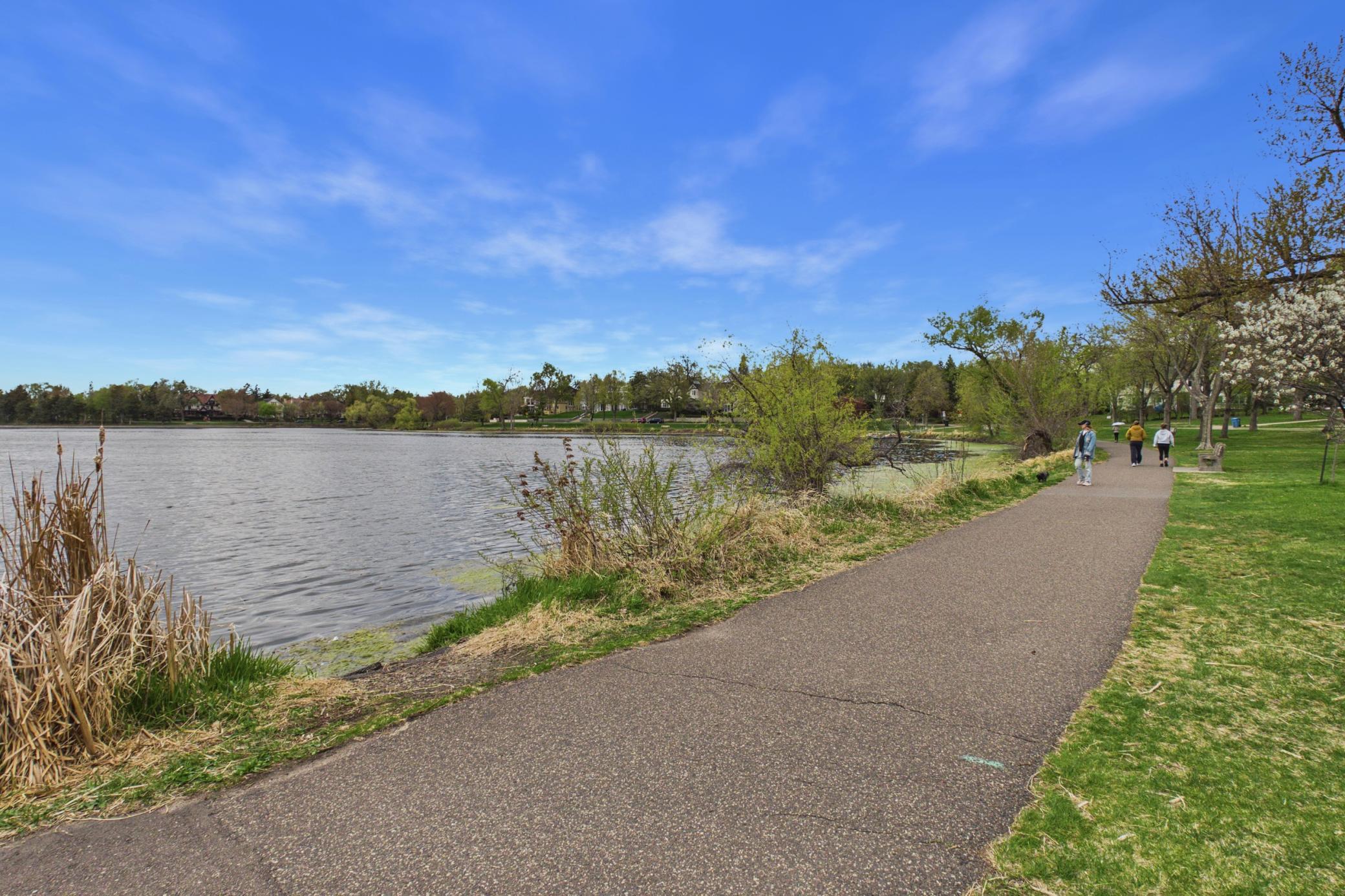 2706 Humboldt Avenue S Unit: 203