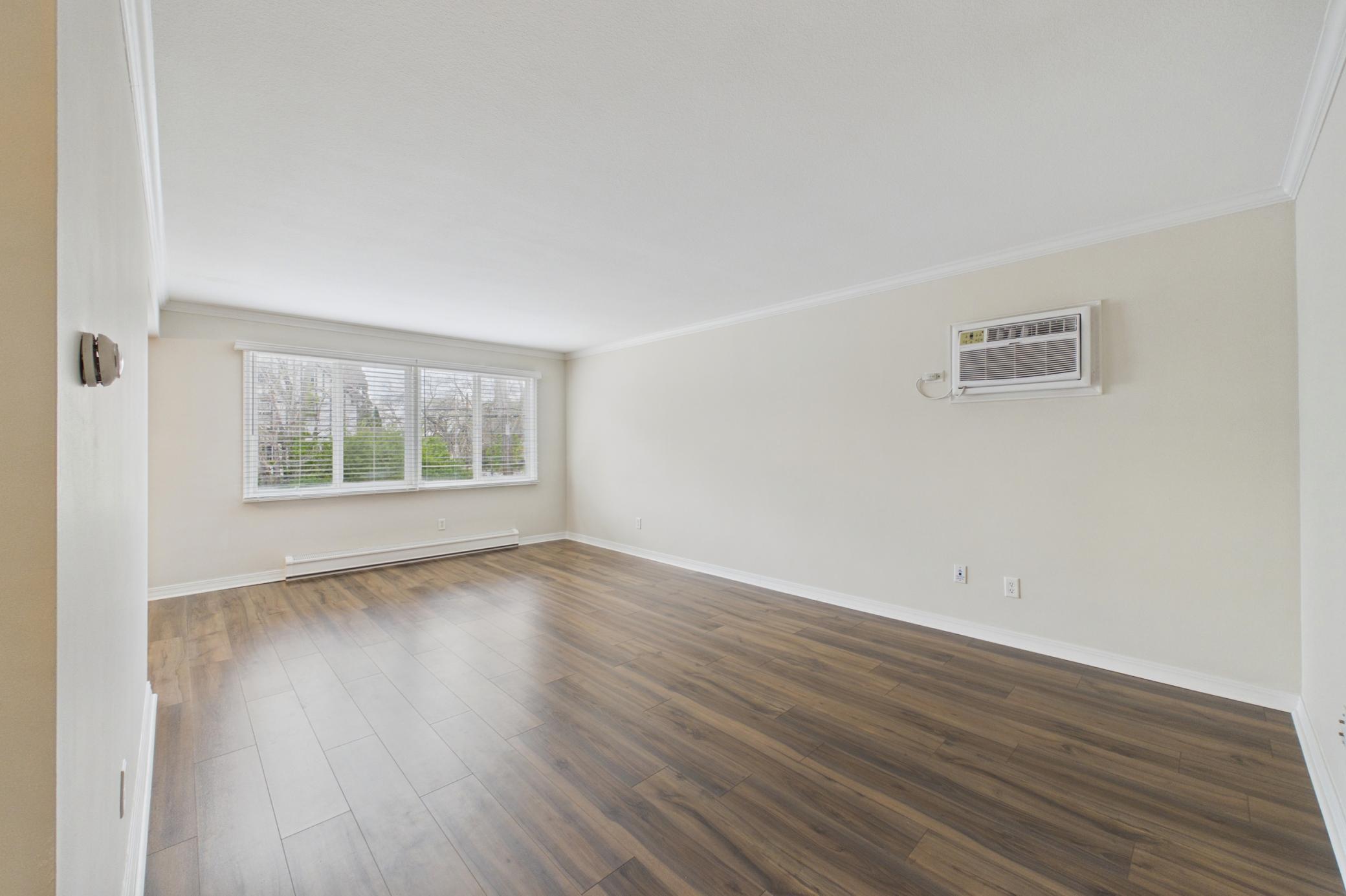 2706 Humboldt Avenue S Unit: 203