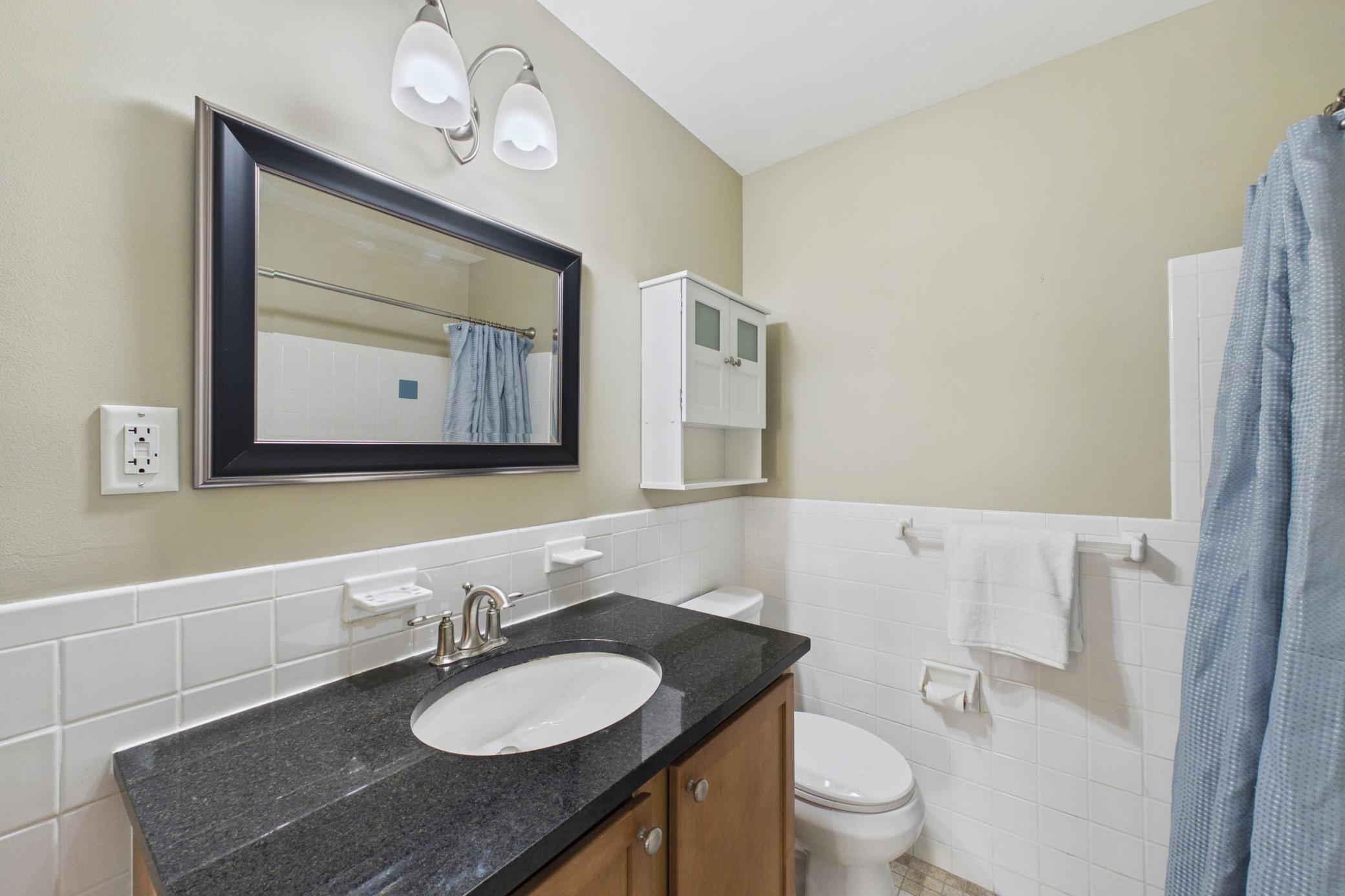 2706 Humboldt Avenue S Unit: 203