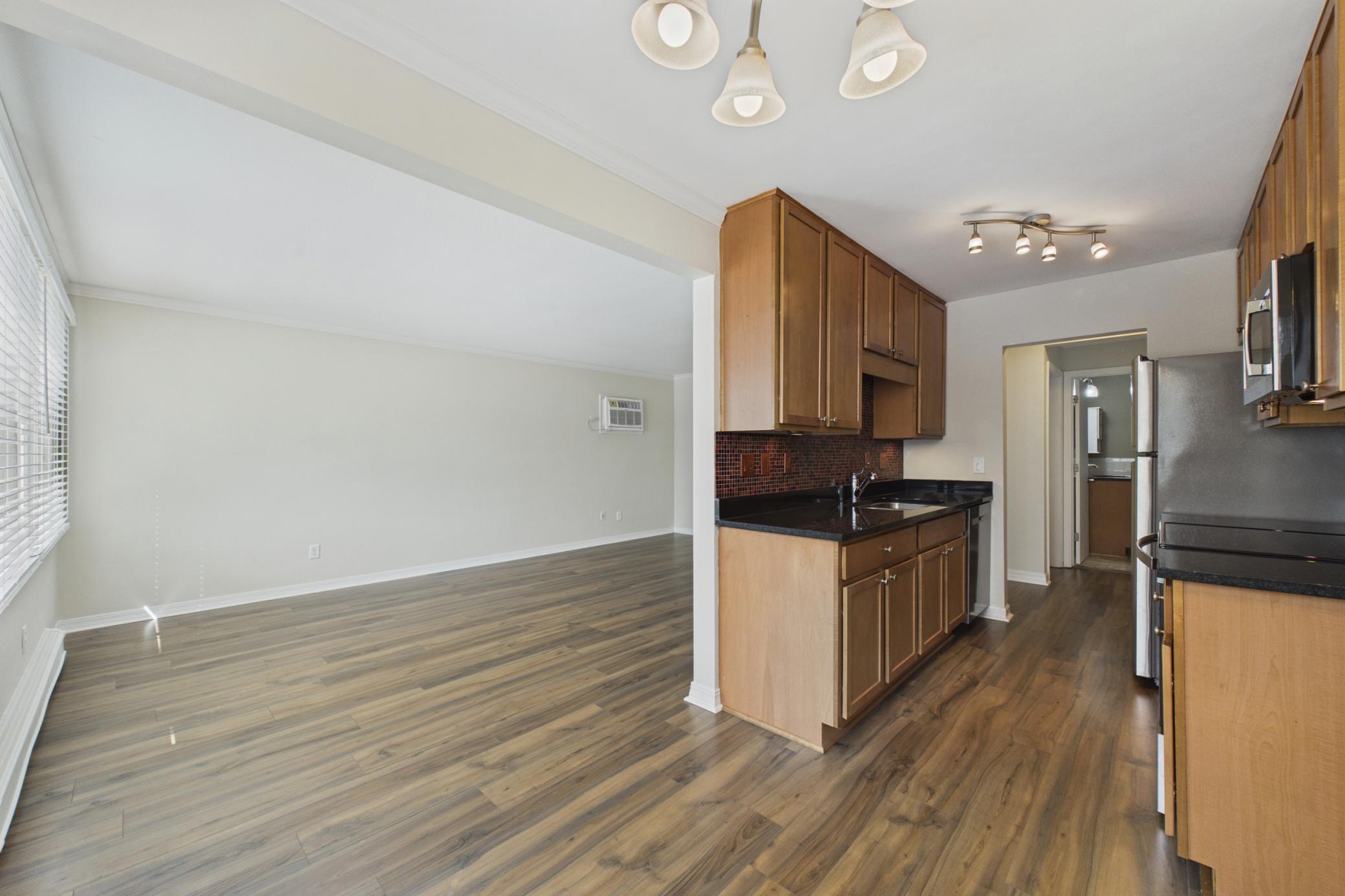 2706 Humboldt Avenue S Unit: 203
