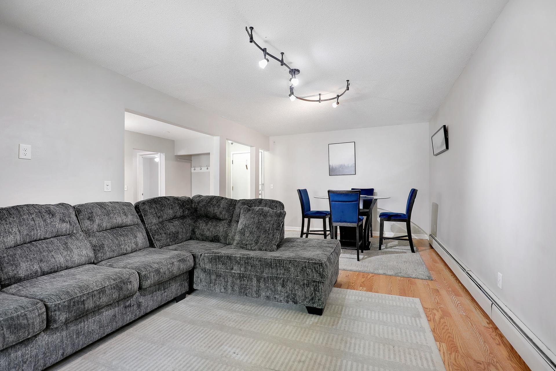 10840 Rockford Road Unit: 212