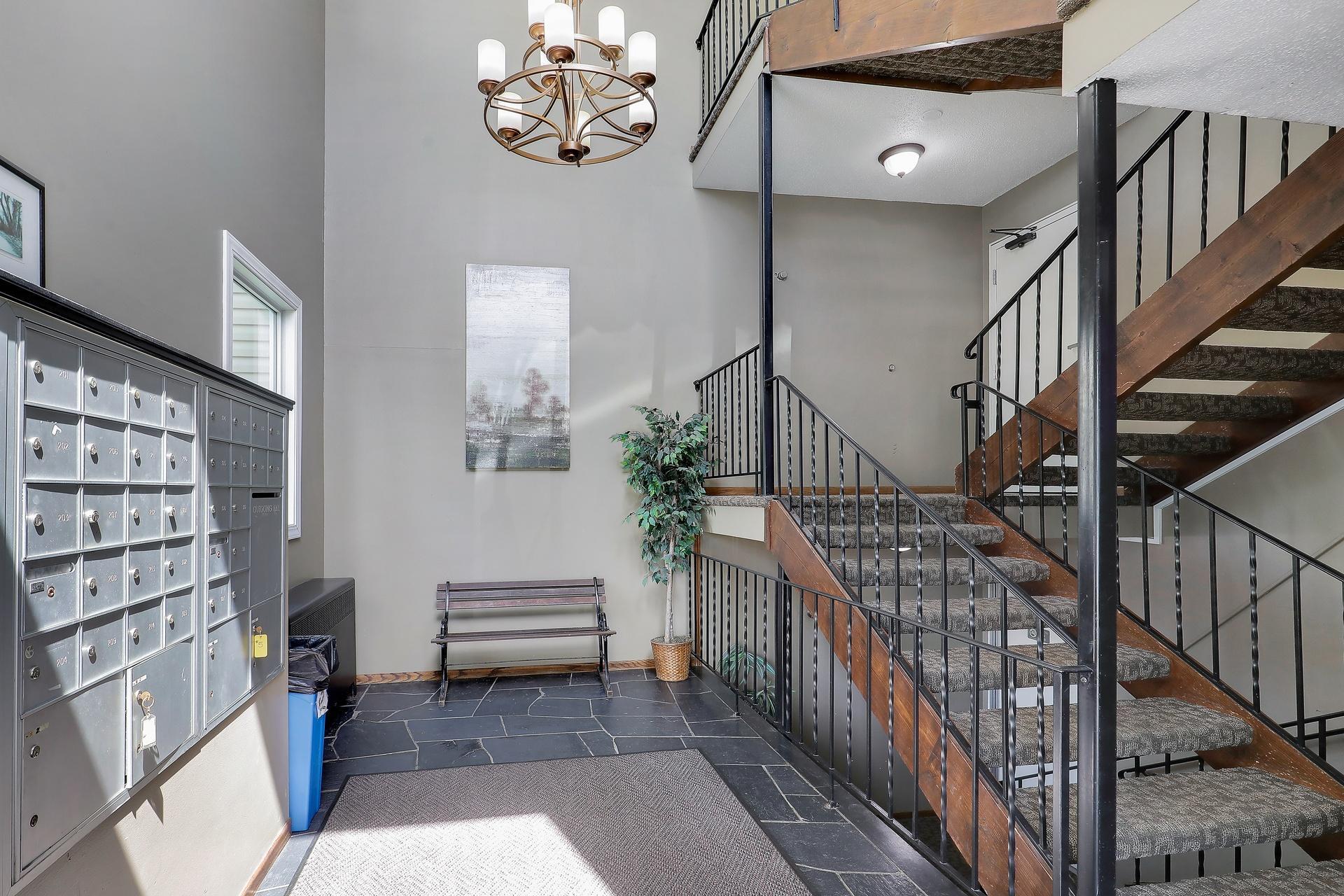 10840 Rockford Road Unit: 212