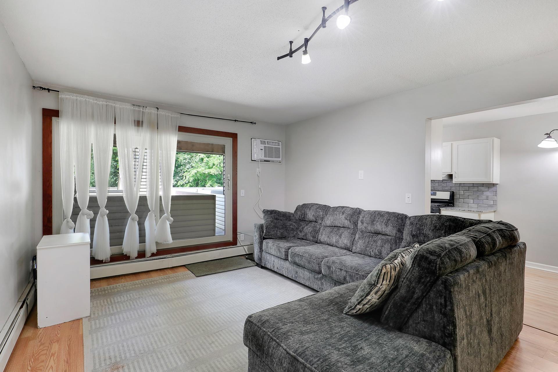 10840 Rockford Road Unit: 212