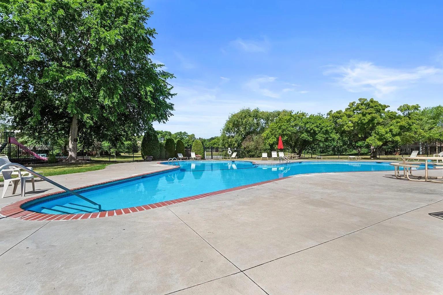 10840 Rockford Road Unit: 212