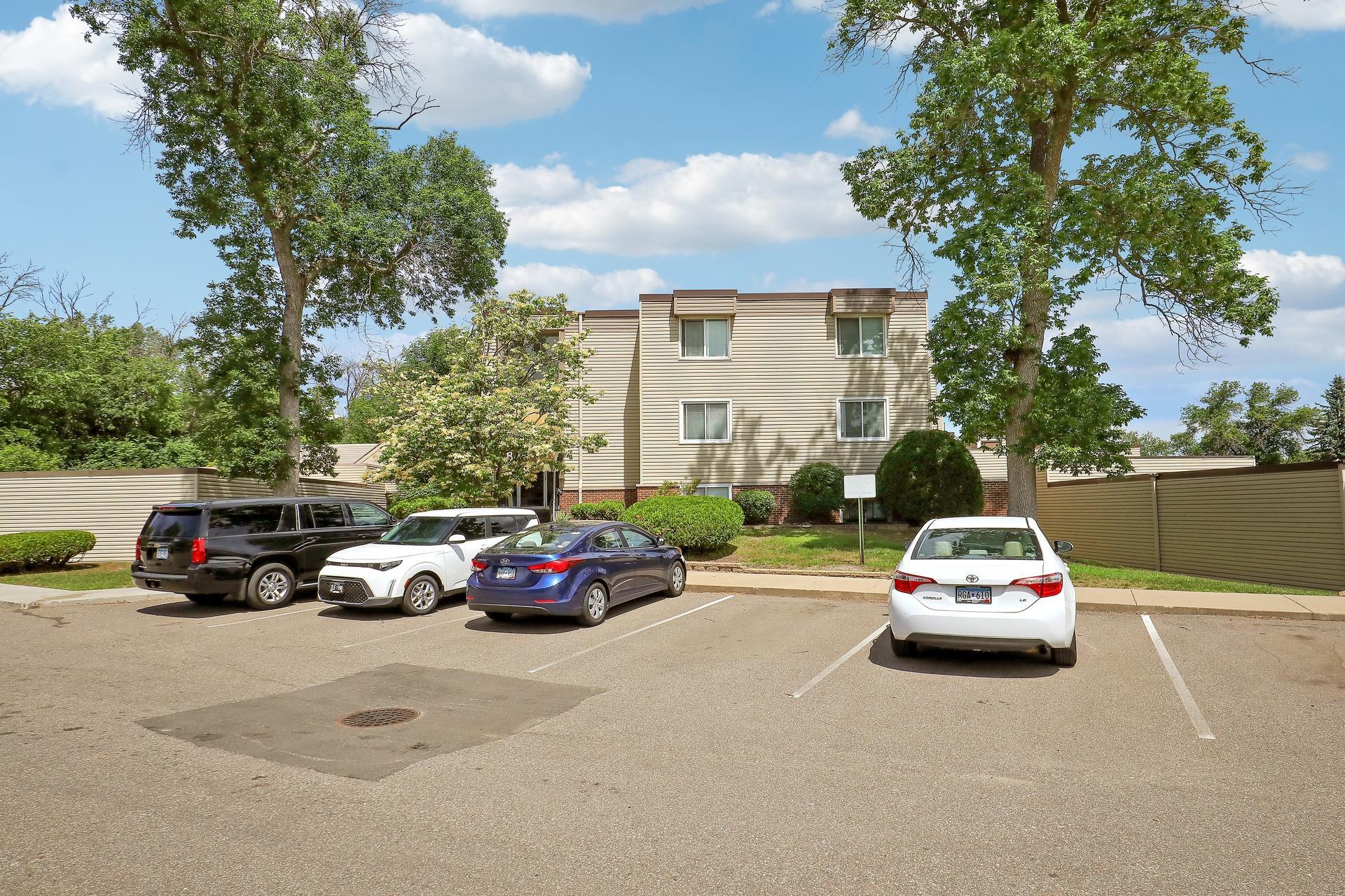 10840 Rockford Road Unit: 212