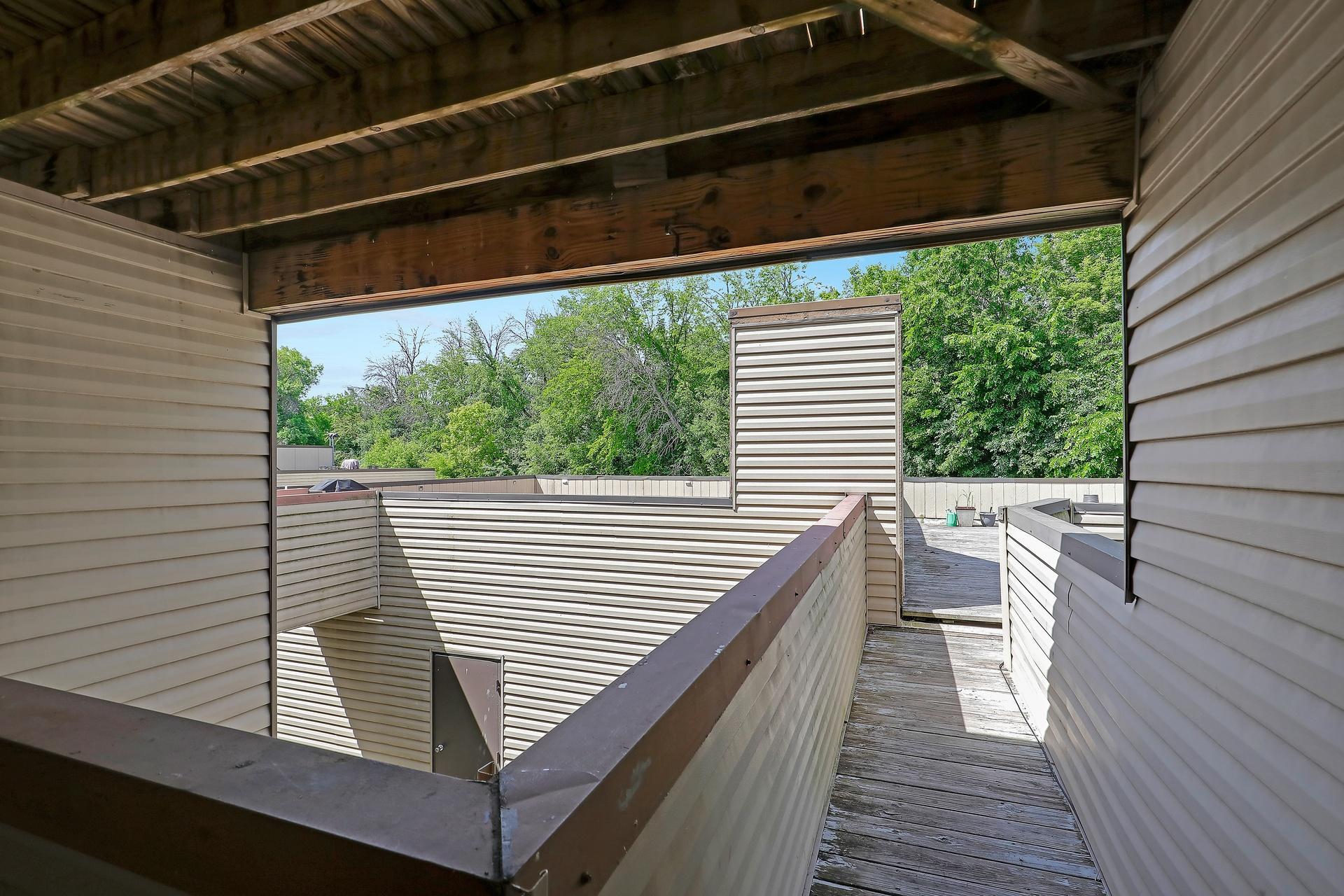 10840 Rockford Road Unit: 212