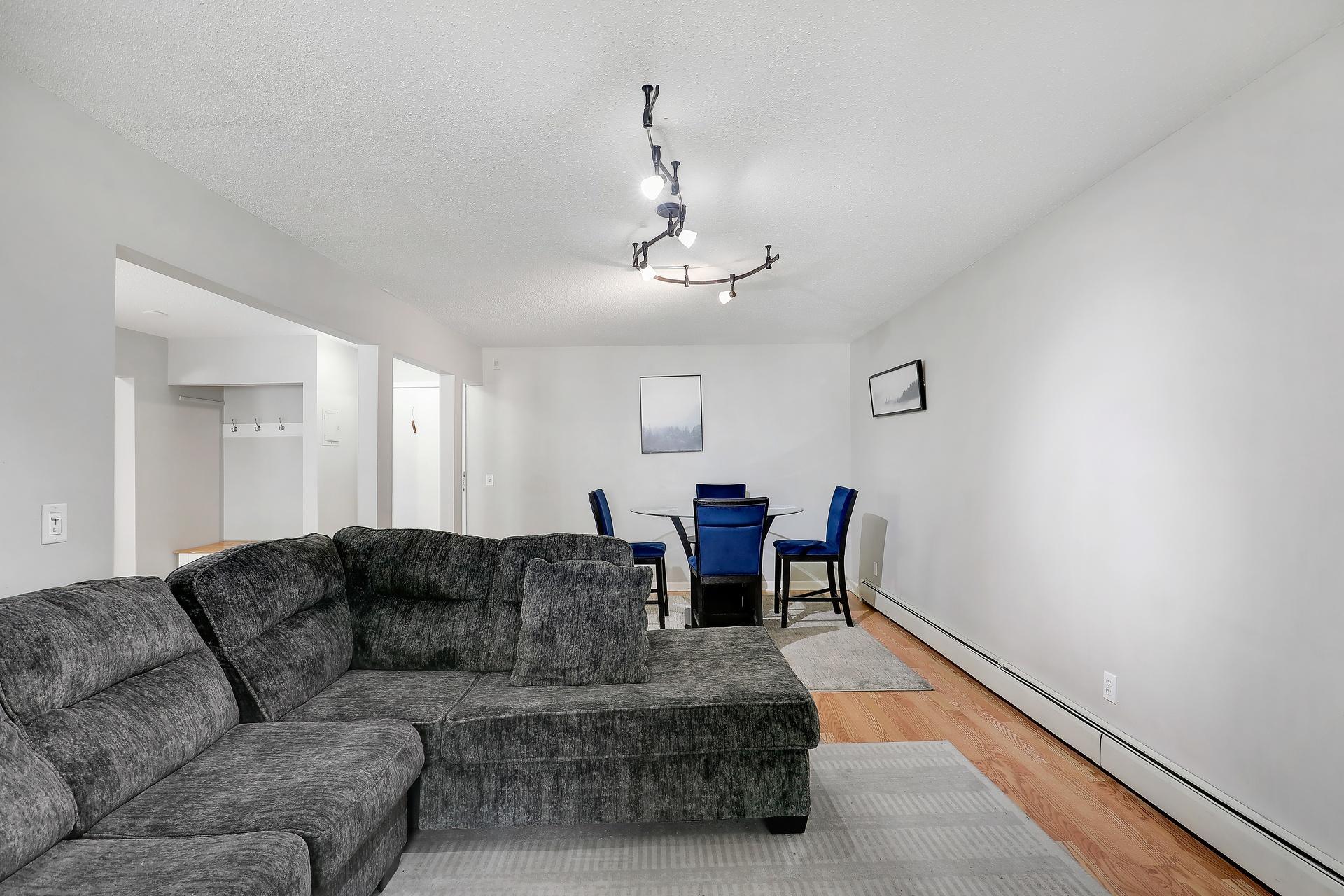 10840 Rockford Road Unit: 212
