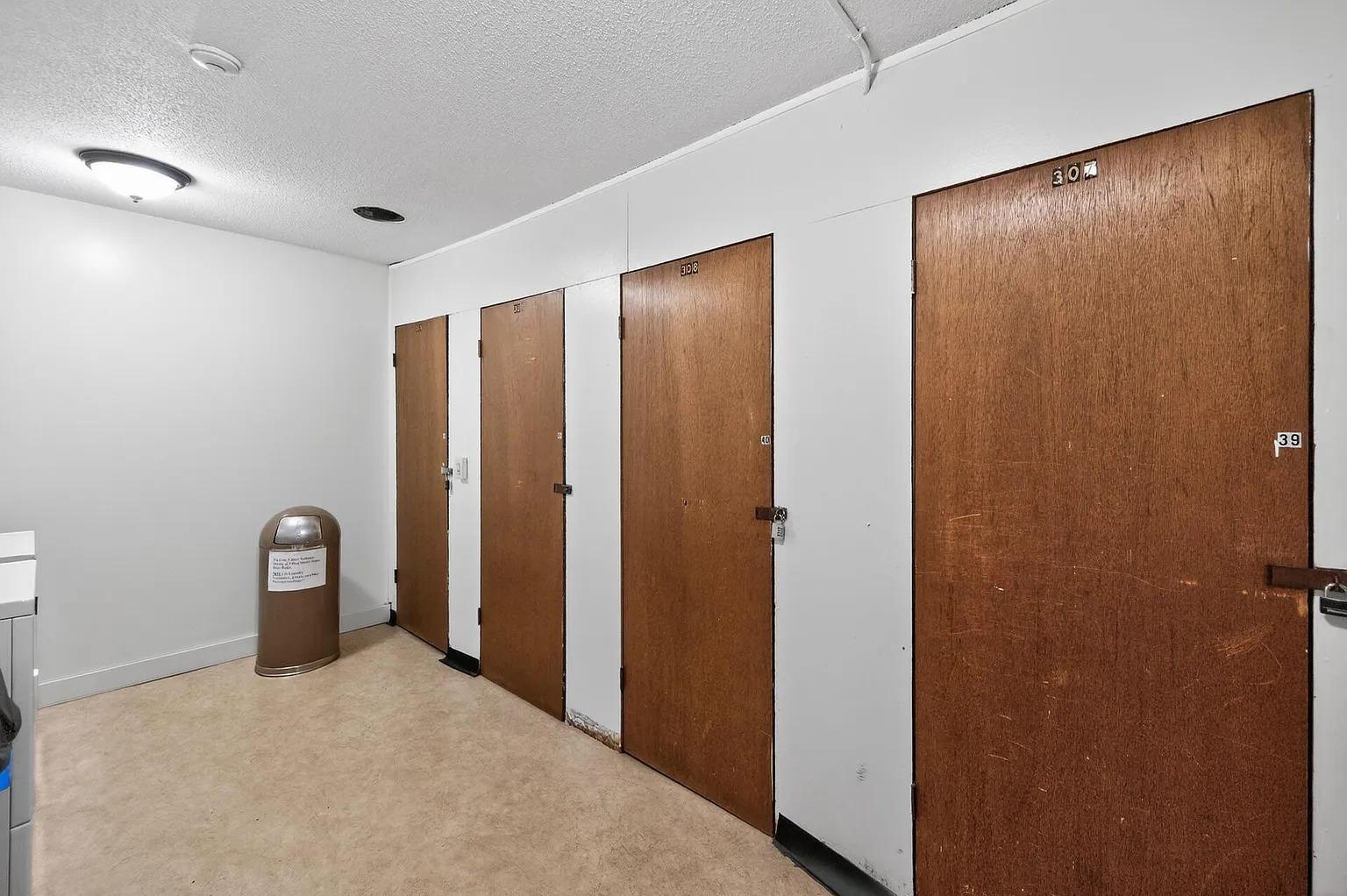 10840 Rockford Road Unit: 212